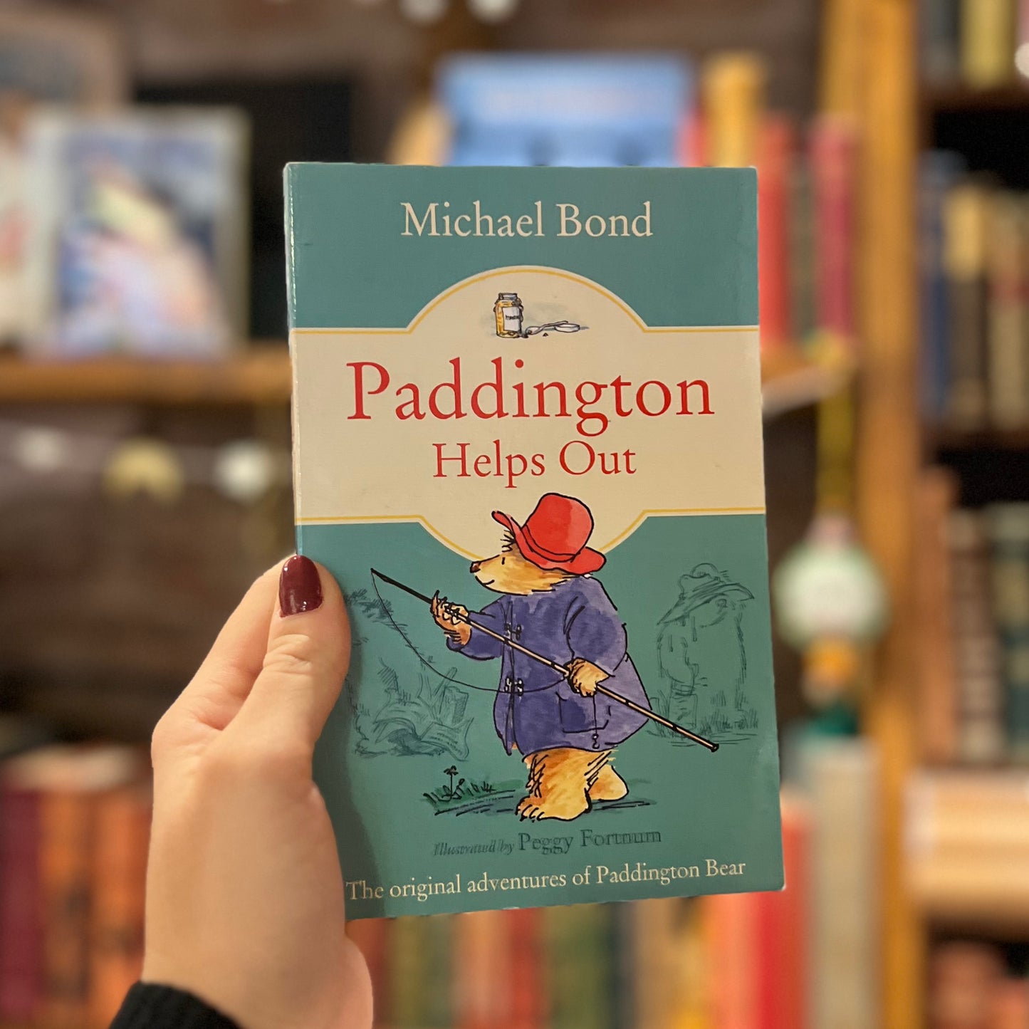 Paddington Helps Out – Michael Bond, Peggy Fortnum