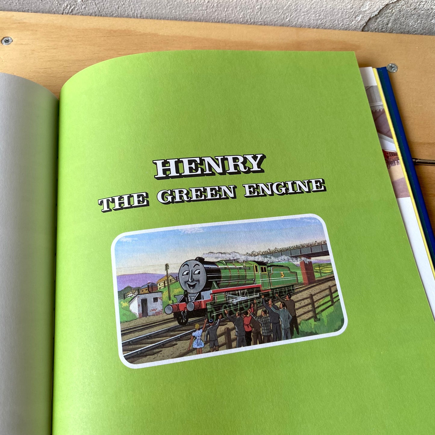 Thomas the Tank Engine Stories: 20 Classic Stories in One Volume / Rev W Awdry, John T Kenney