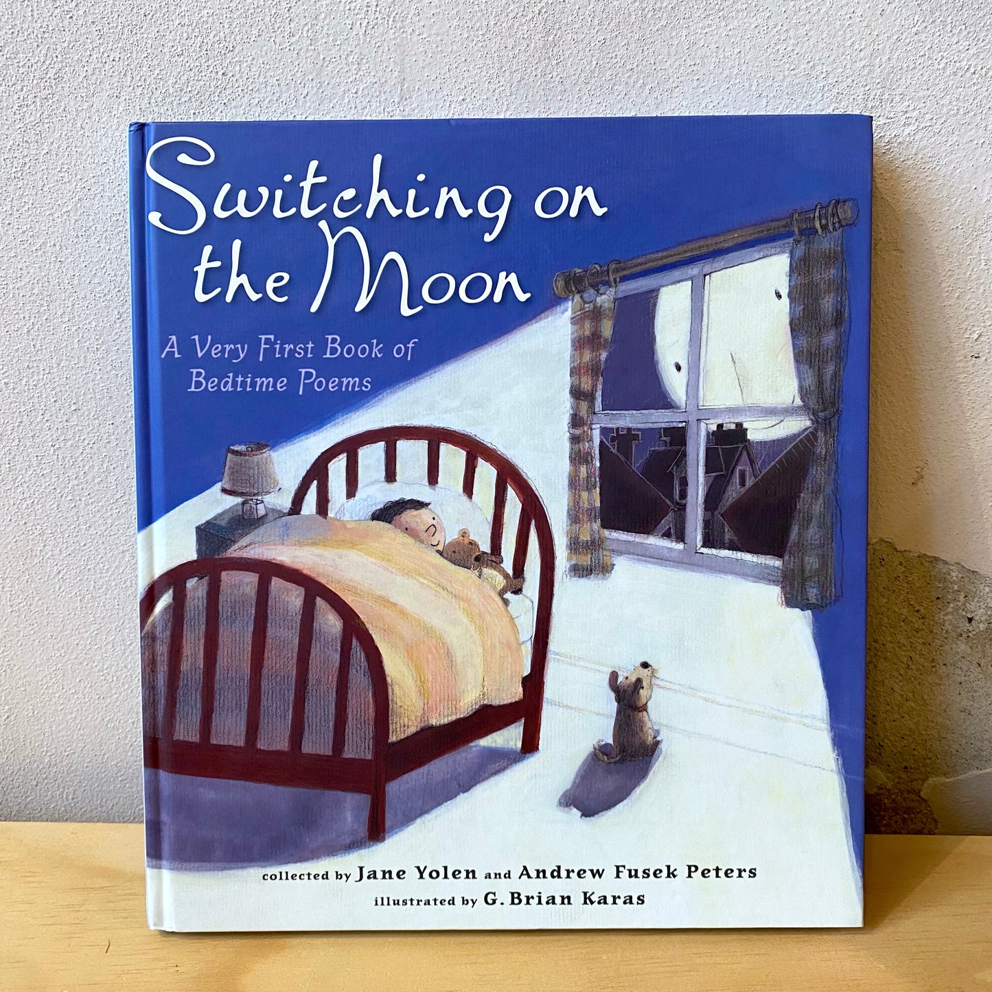 Switching on the Moon: A Very First Book of Bedtime Poems - Jane Yolen