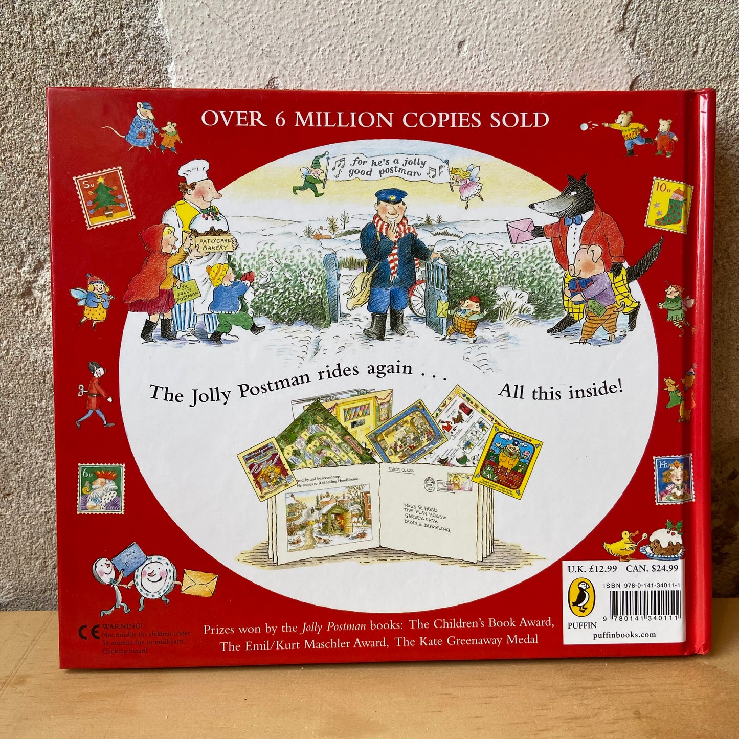 A Present Full of Presents!: The Jolly Christmas Postman – Janet Ahlberg and Allan Ahlberg