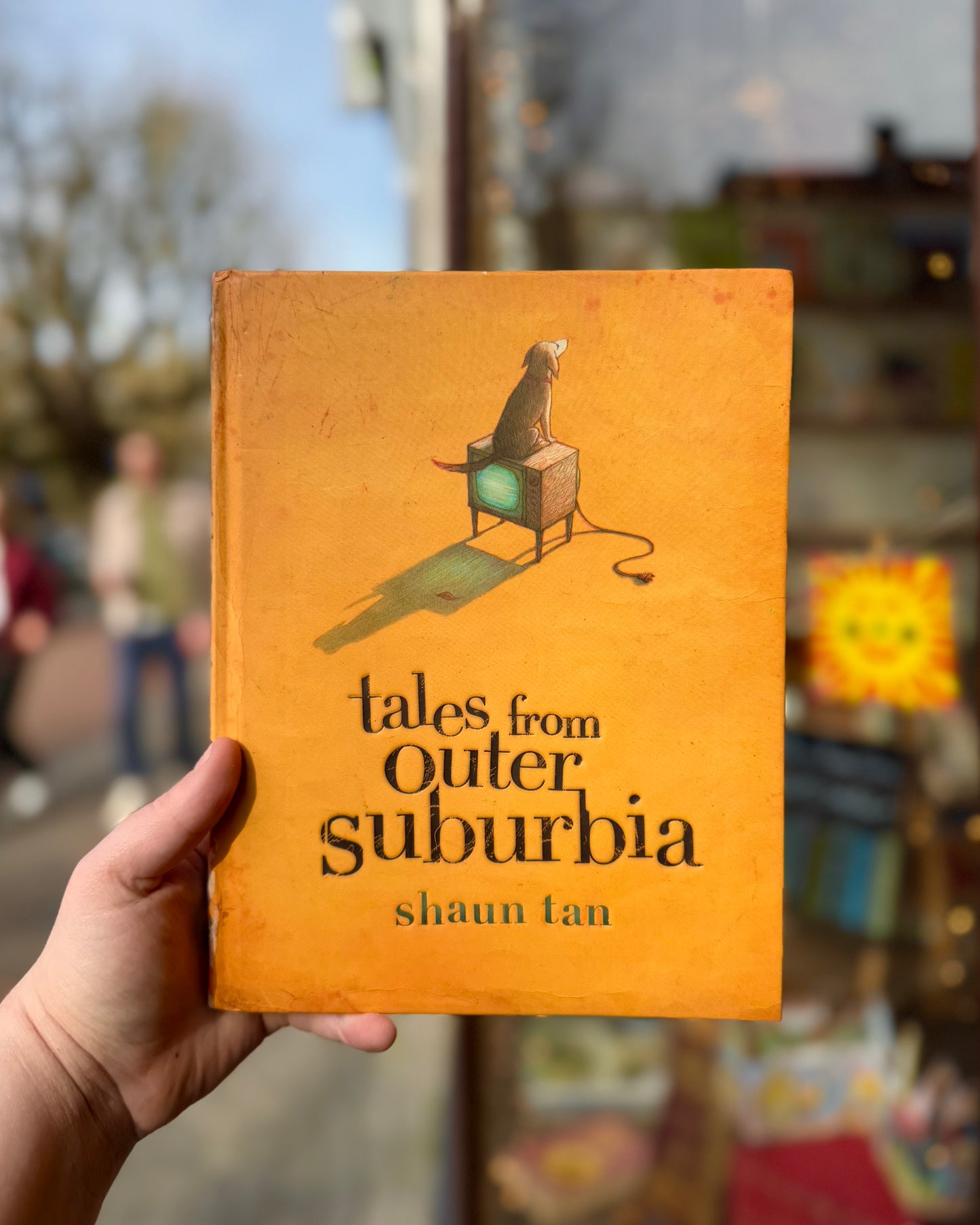 Tales From Outer Suburbia – Shaun Tan