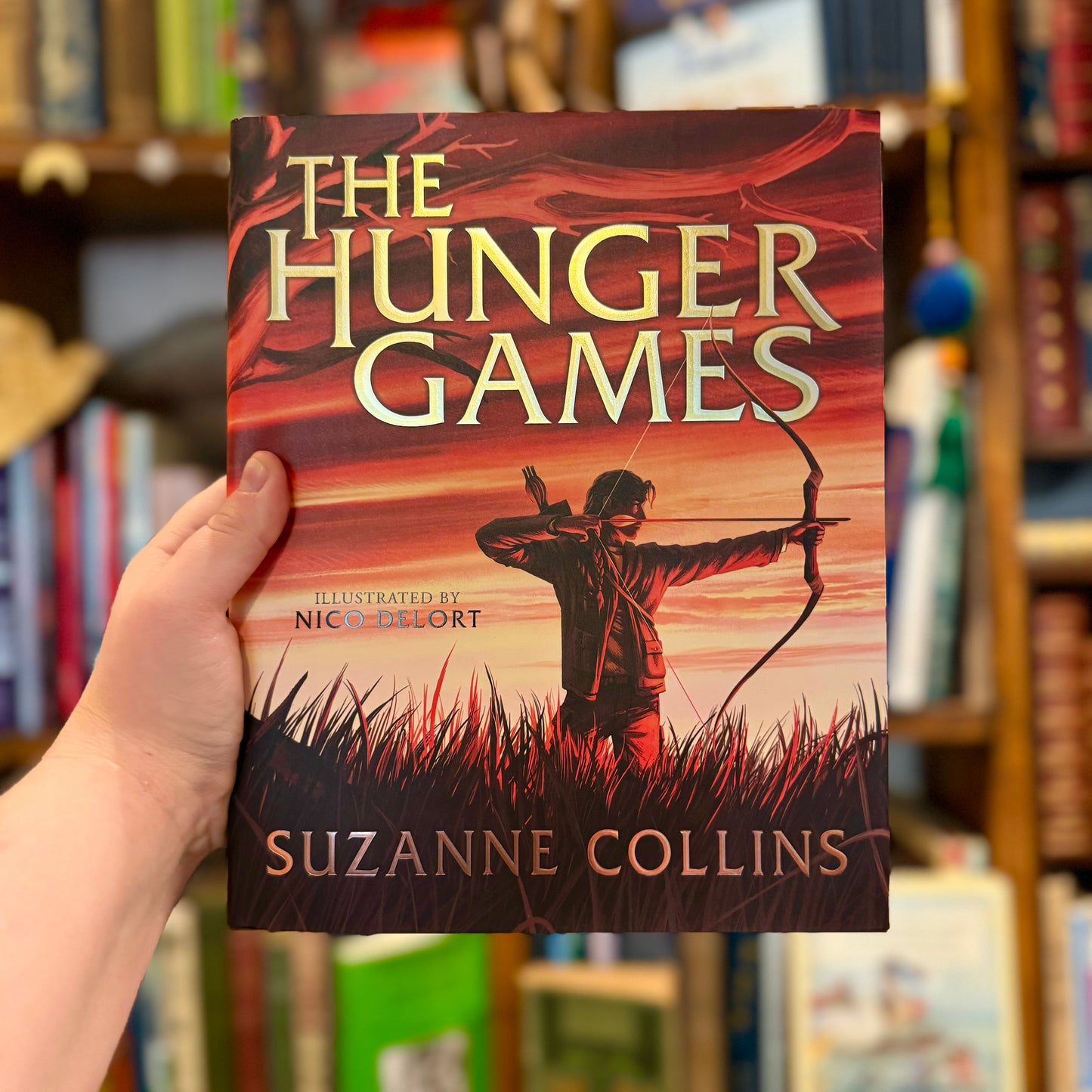 The Hunger Games (Illustrated Edition) – Suzanne Collins and Nico Delort