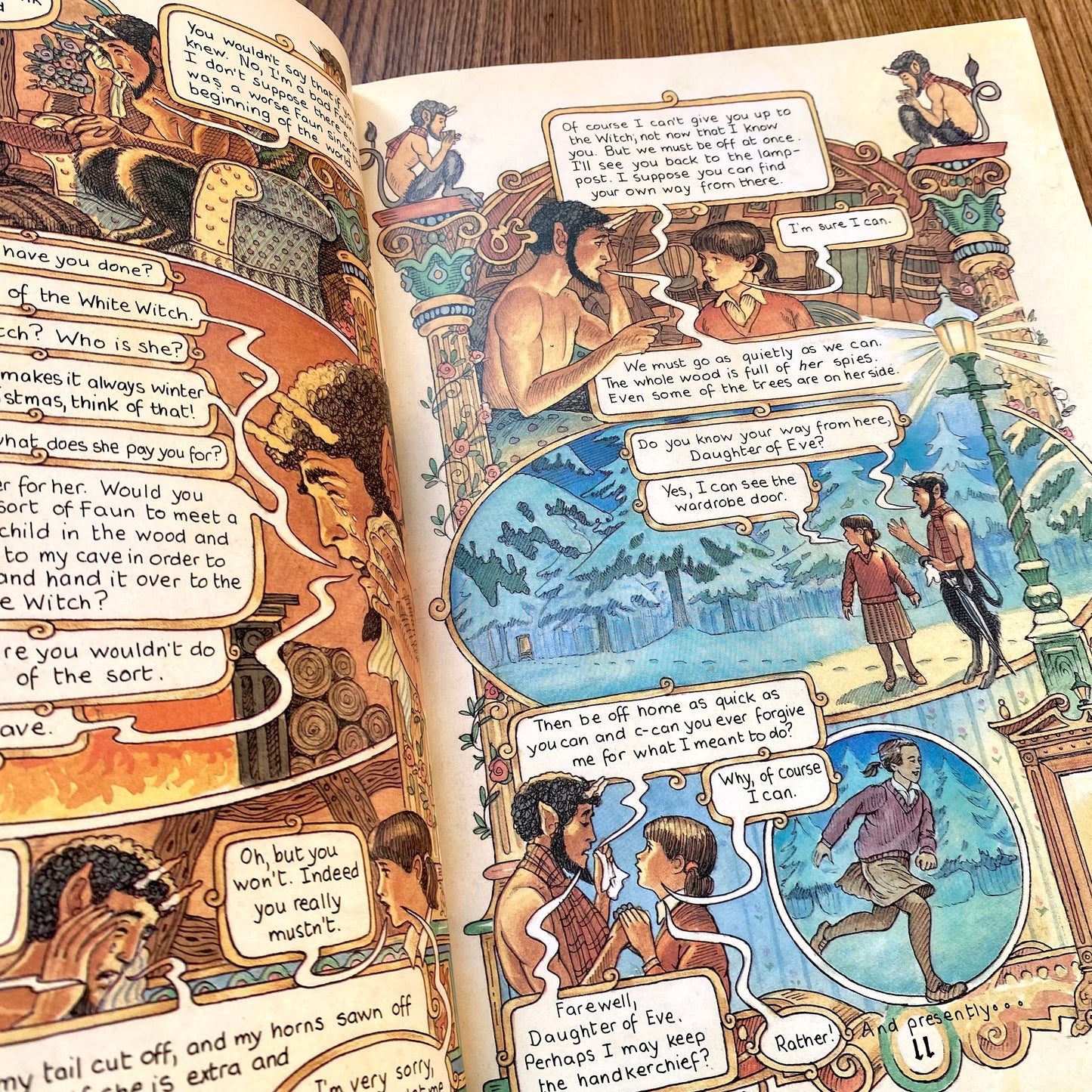 The Lion, the Witch & the Wardrobe (rare graphic novel) - CS Lewis, Robin Lawrie