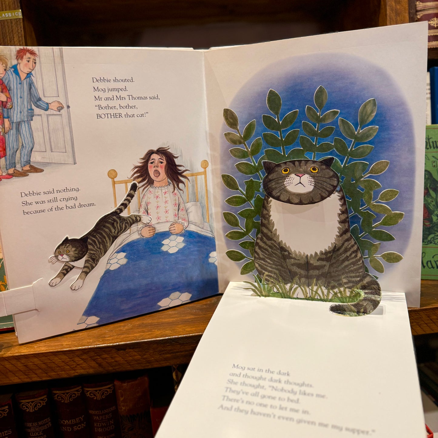 Mog the Forgetful Cat (Pop-Up) – Judith Kerr