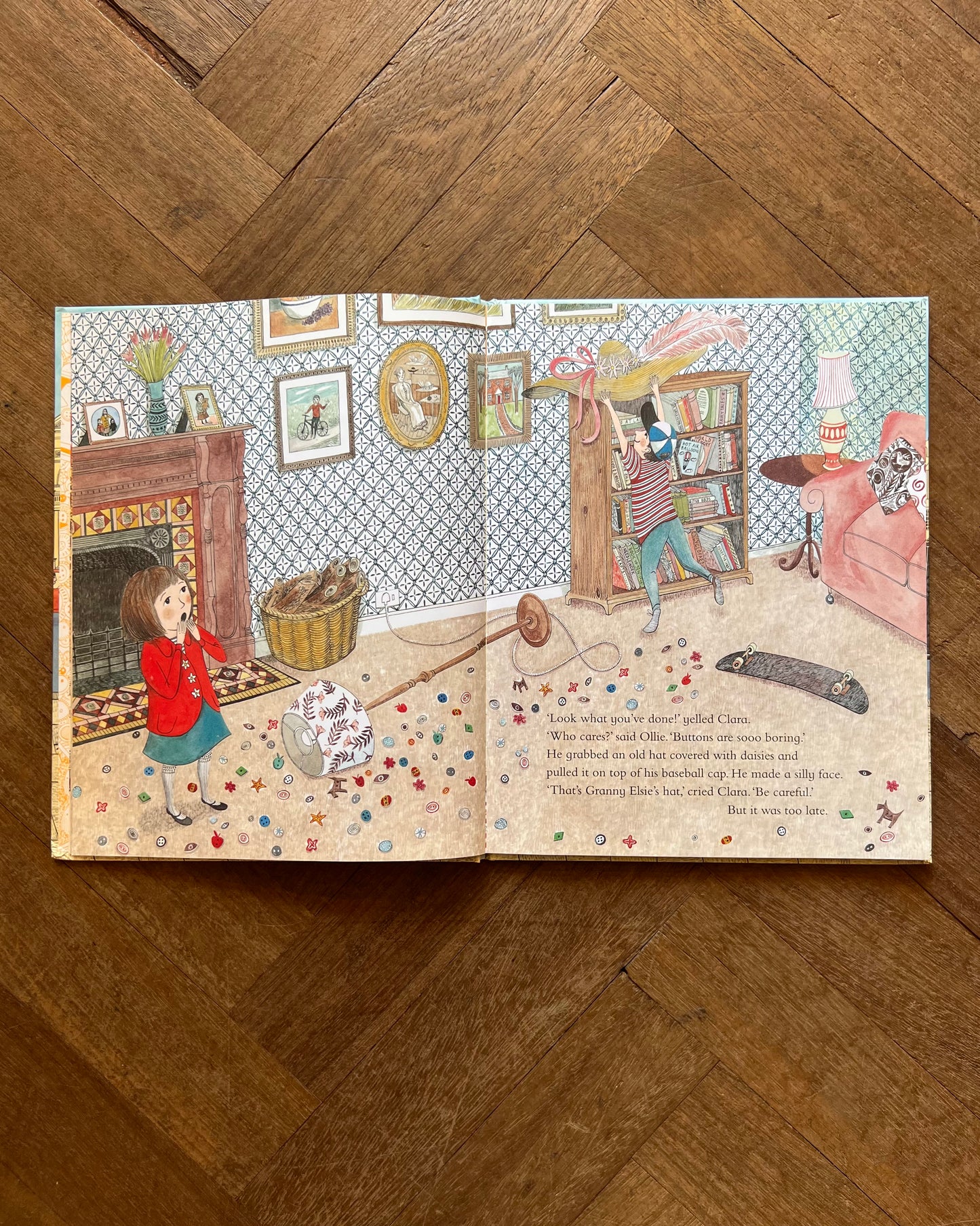 Clara Button and the Magical Hat Day – Amy de la Haye, Emily Sutton