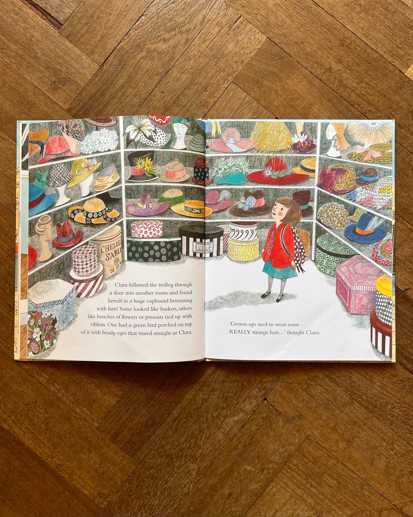 Clara Button and the Magical Hat Day – Amy de la Haye, Emily Sutton