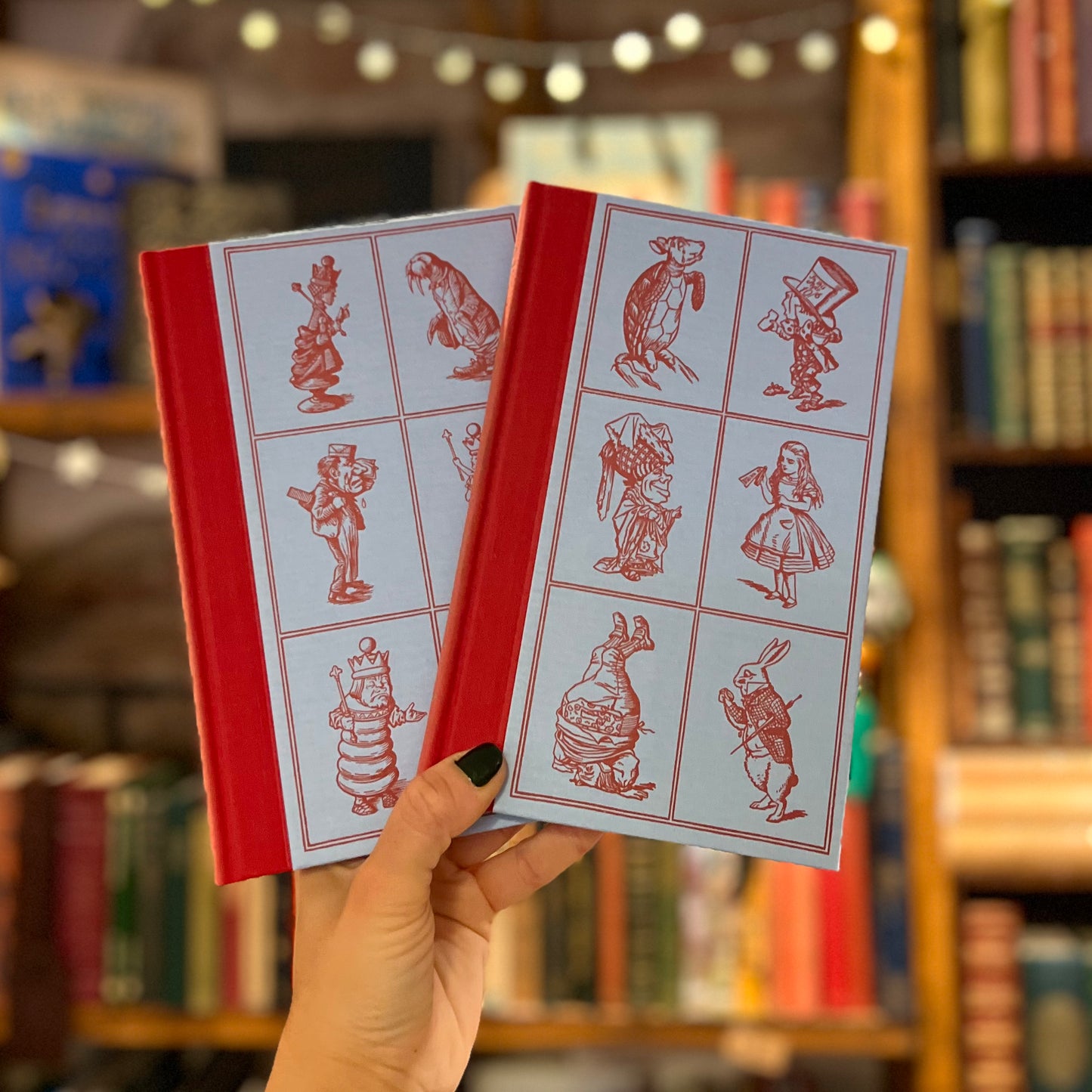 Alice's Adventures in Wonderland & Through the Looking Glass – Lewis Carrol, John Tenniel