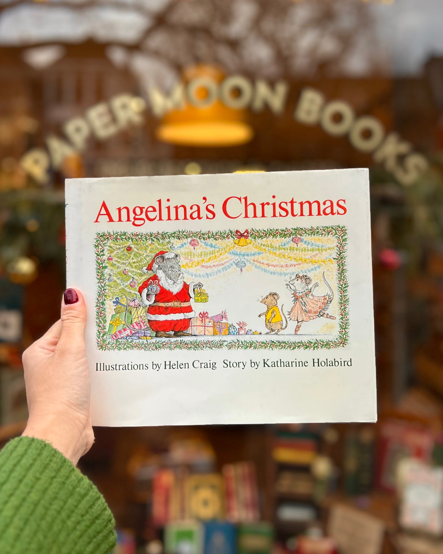 Angelina's Christmas (1985 First Edition) – Katharine Holabird