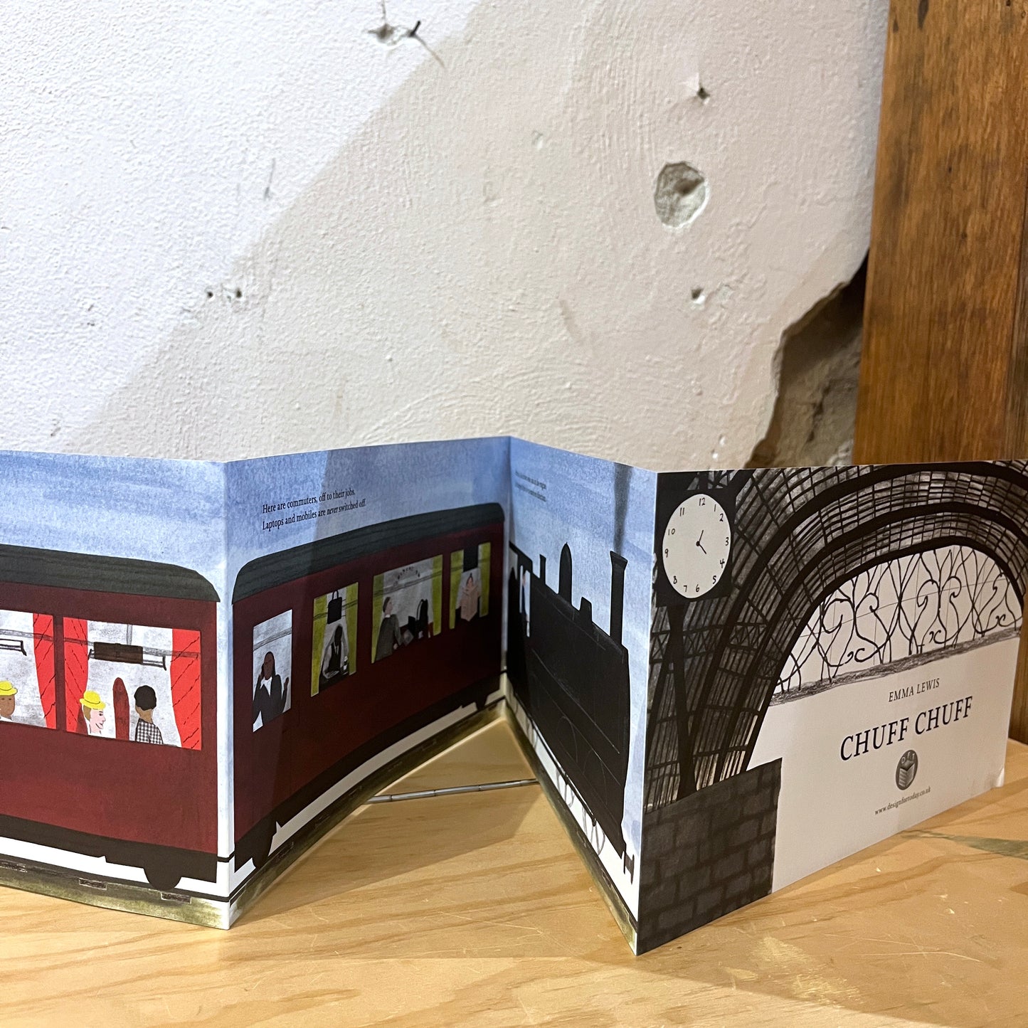 Chuff Chuff (Concertina Book) - Emma Lewis