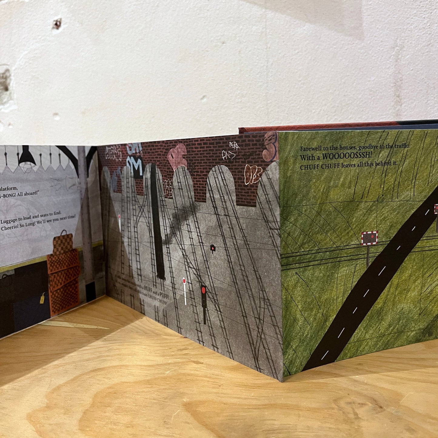 Chuff Chuff (Concertina Book) - Emma Lewis