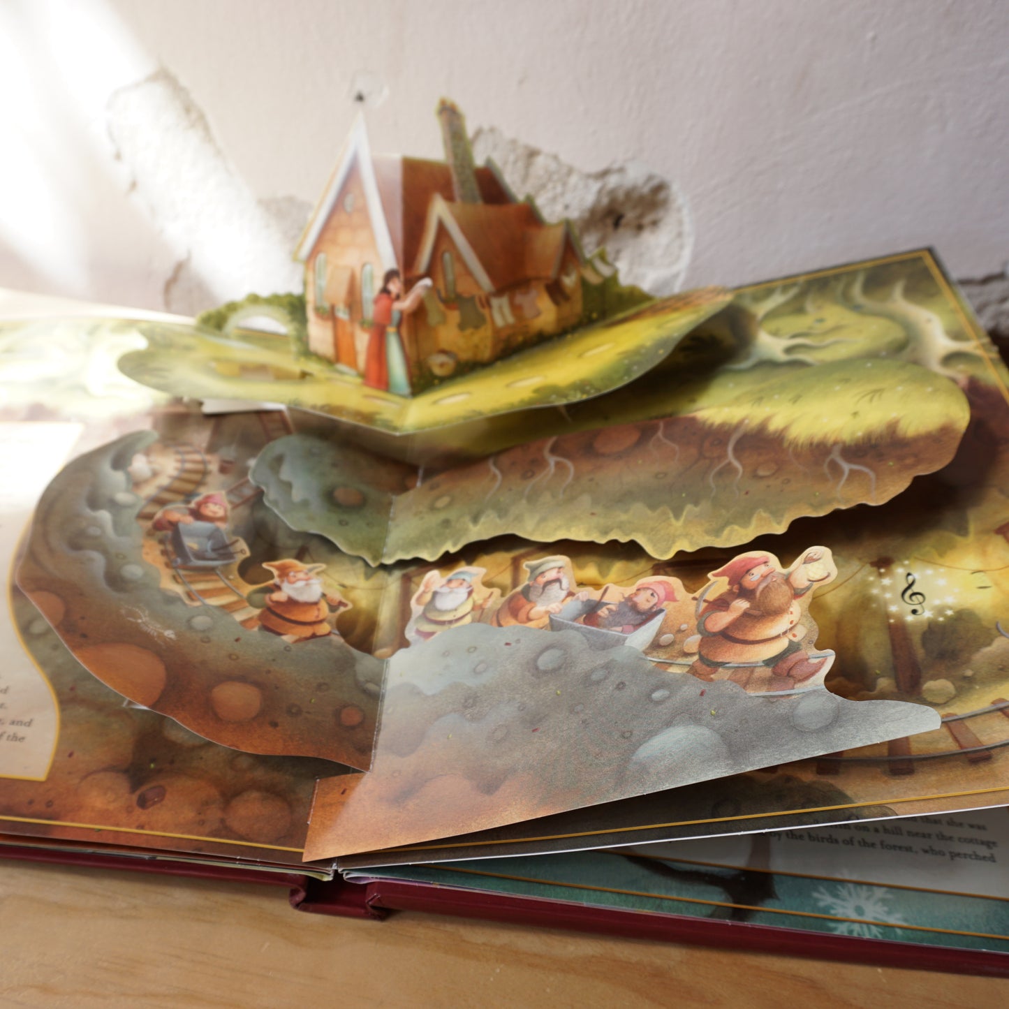 Snow White Pop-up Book - Katie Cotton, Richard Johnson