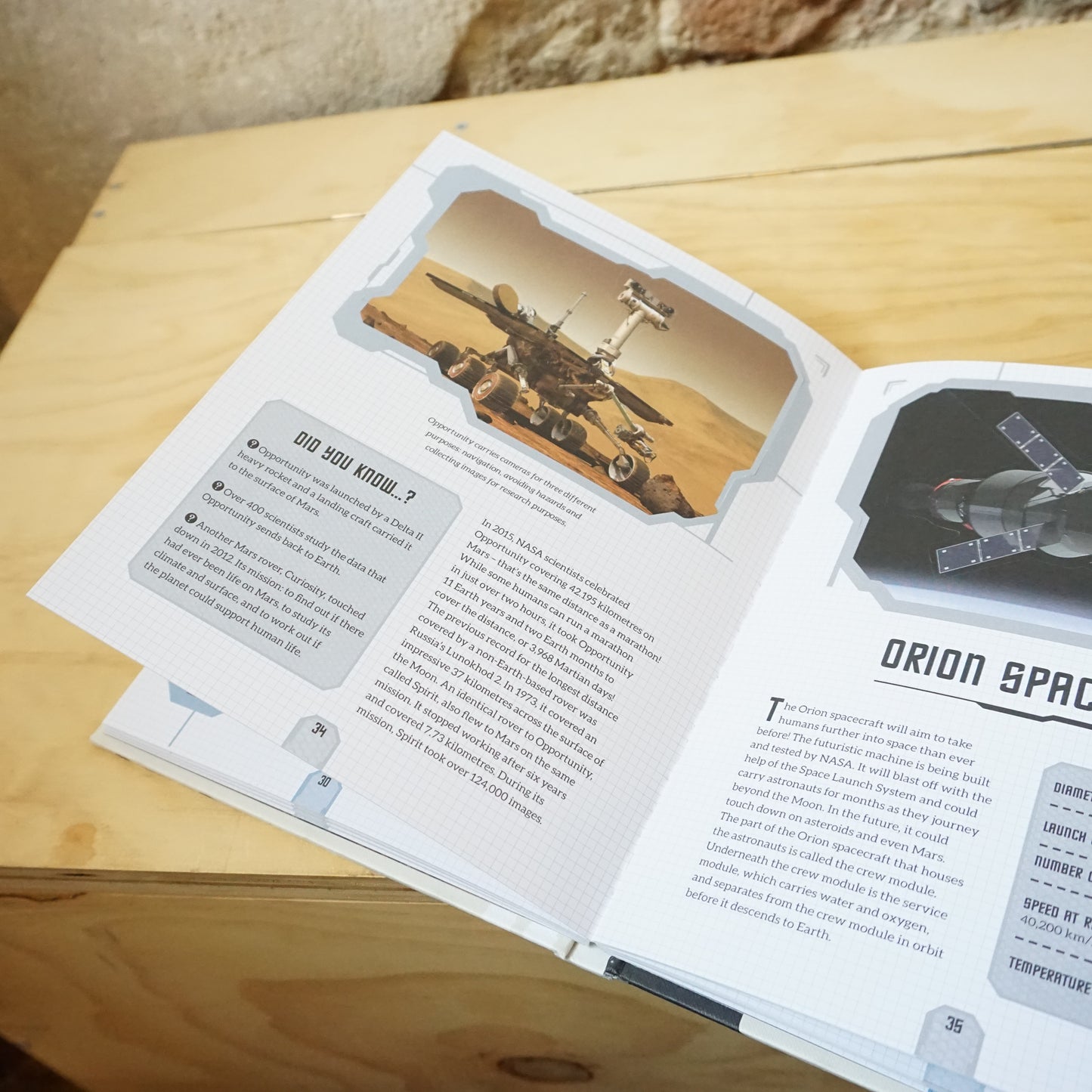 Paperscapes: The Spectacular Journey Into Space - Kevin Pettman