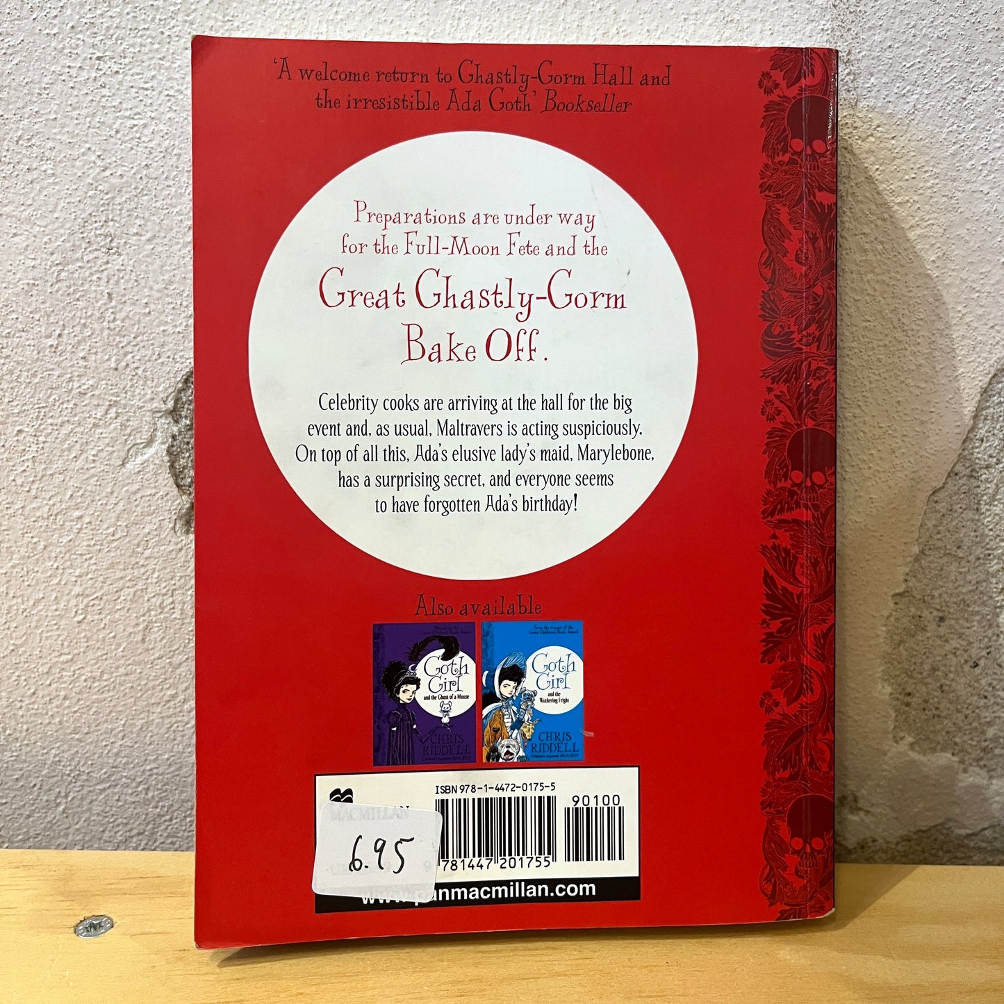 Goth Girl and the Fete Worse Than Death – Chris Riddell