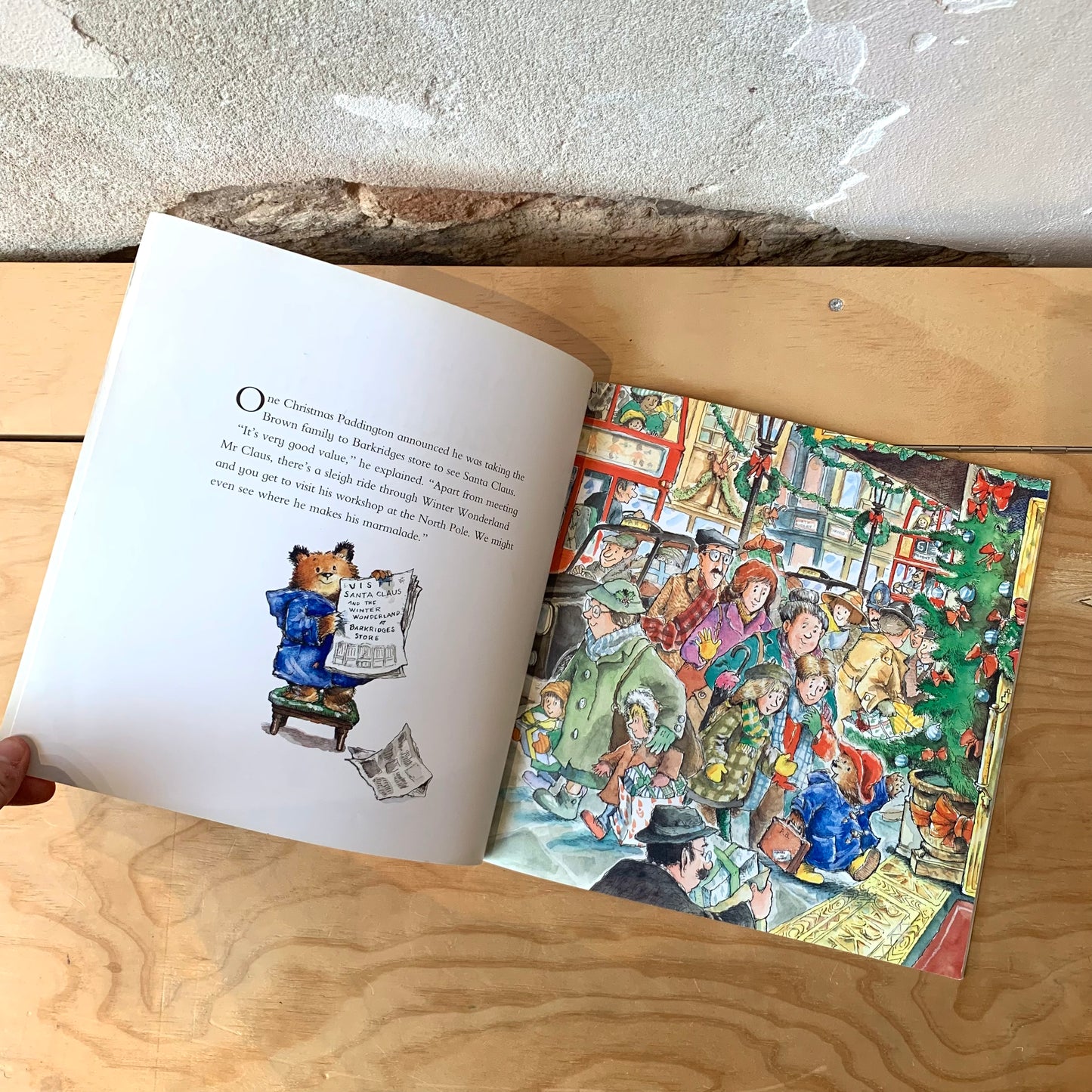 Paddington and the Christmas Surprise – Michael Bond