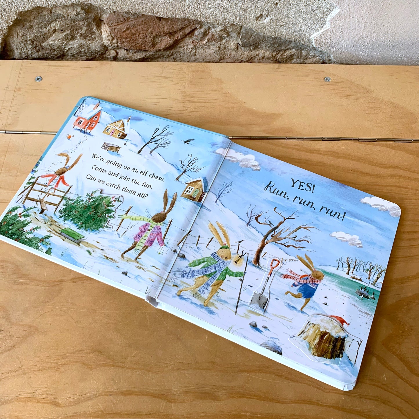 We're Going on an Elf Chase – Martha Mumford, Laura Hughes