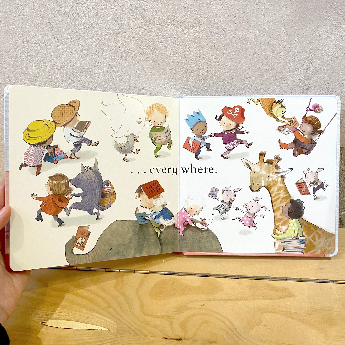 Books Always Everywhere / Jane Blatt, Sarah Massini
