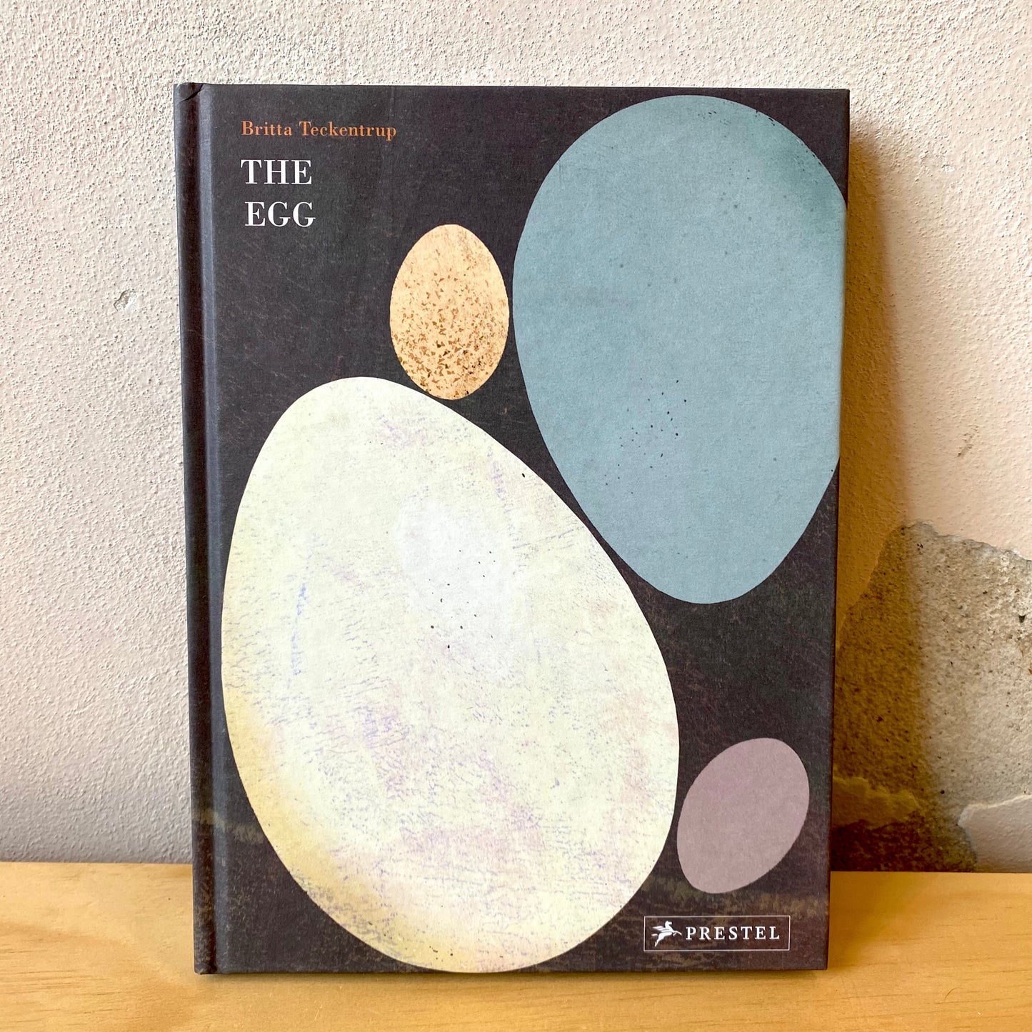 The Egg - Britta Teckentrup