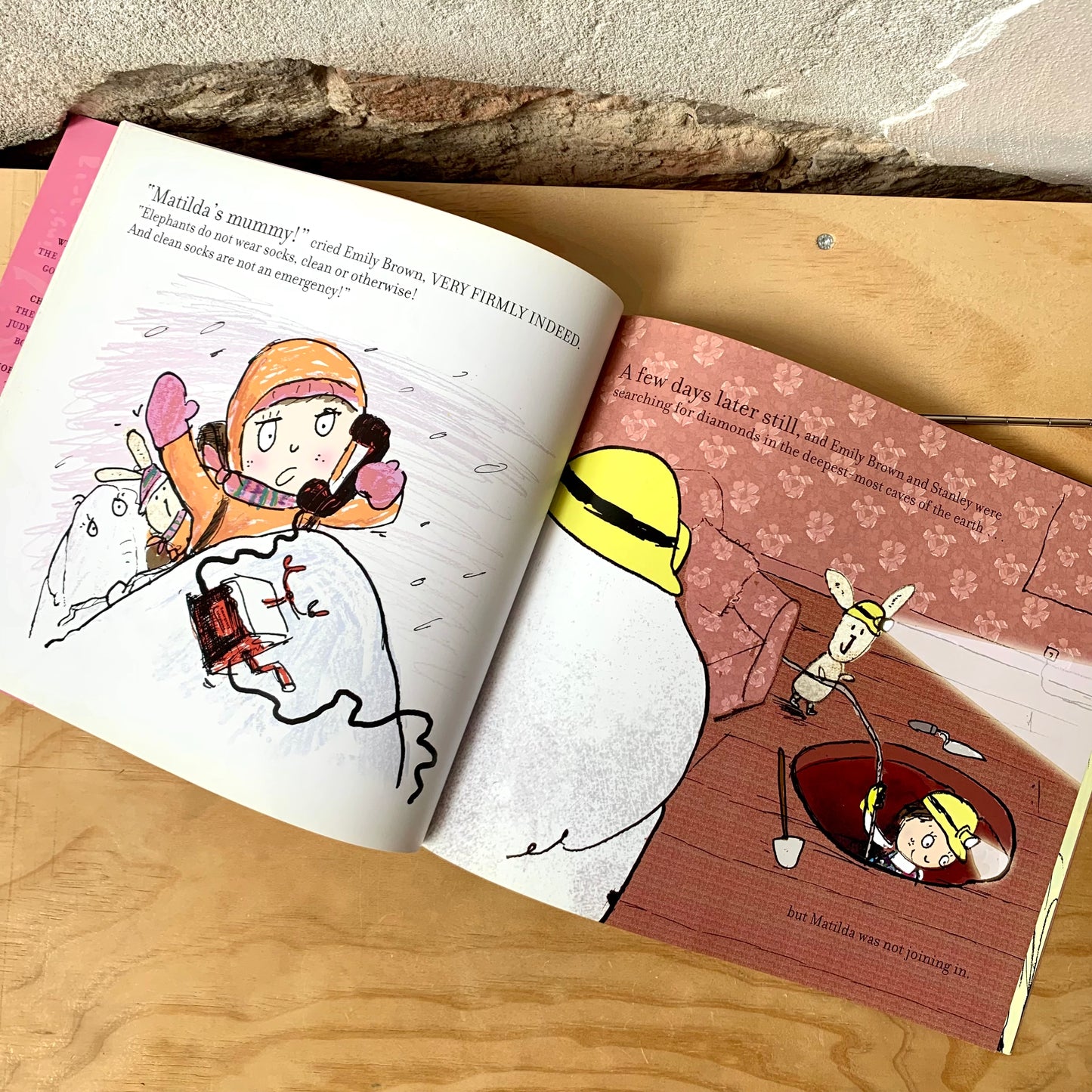 Emily Brown and the Elephant Emergency – Cressida Cowell, Neal Layton