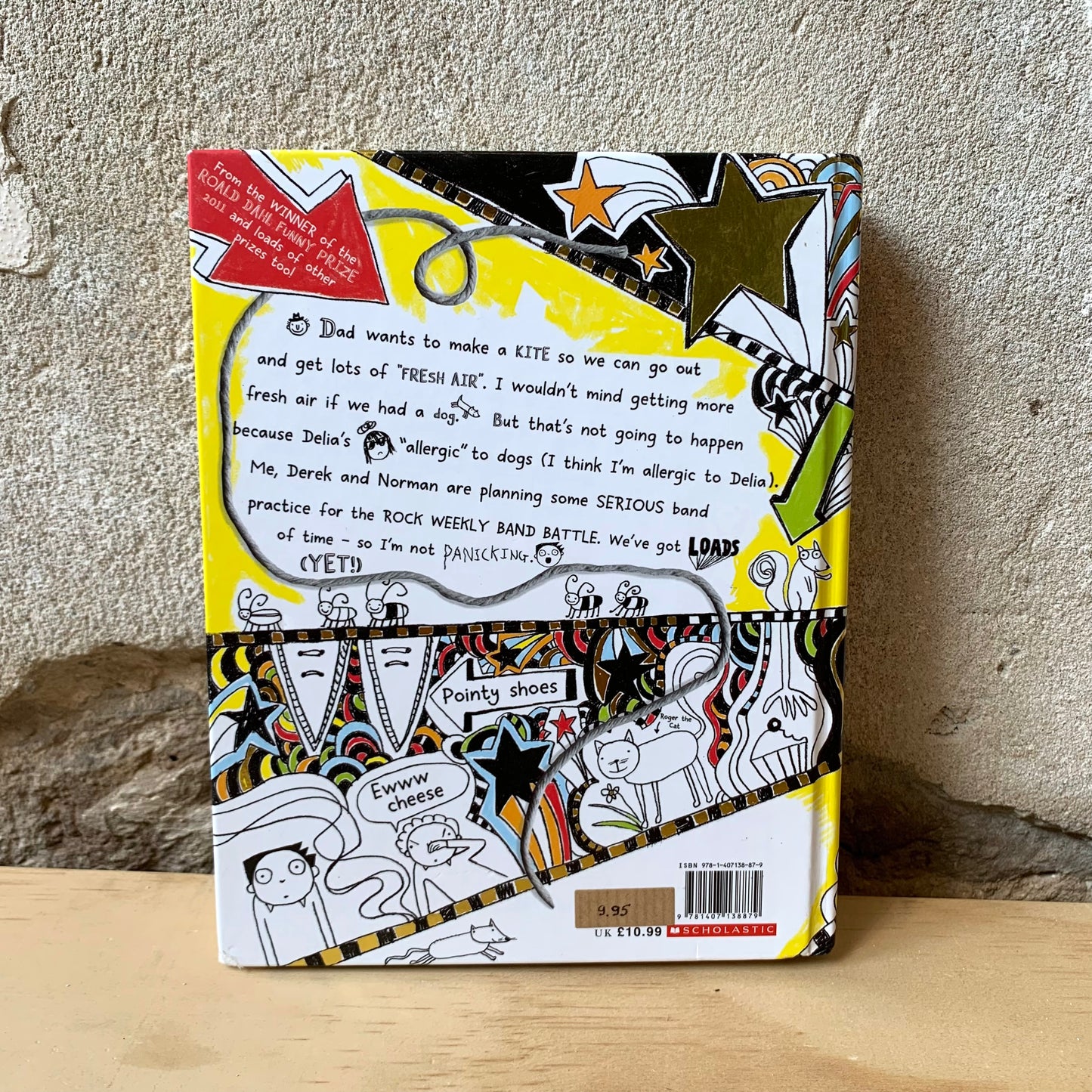 A Tiny Bit Lucky Tom Gates – Liz Pichon