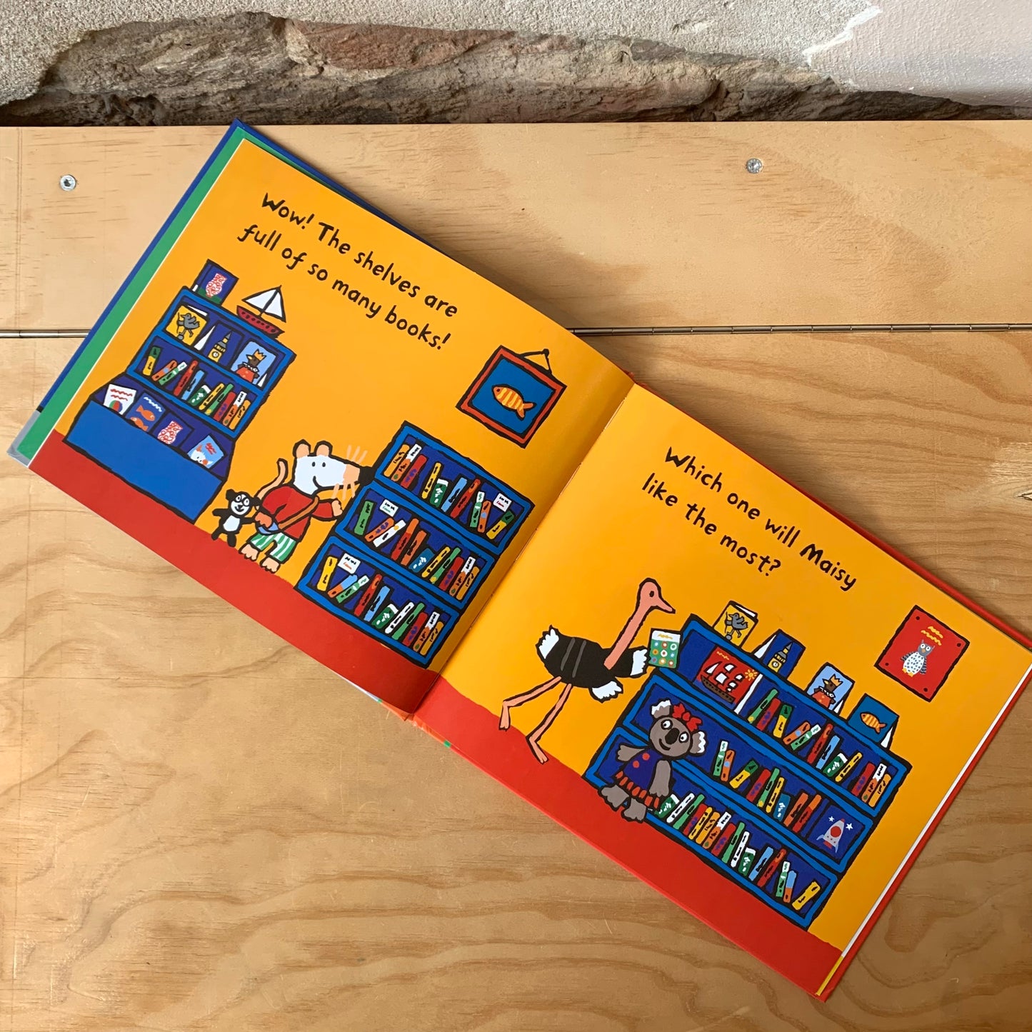 Maisy Goes to the Bookshop – Lucy Cousins