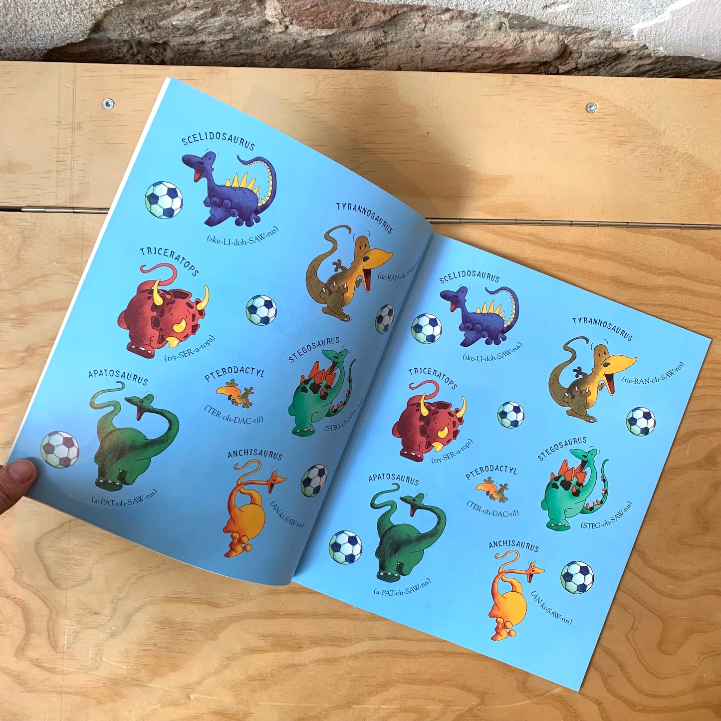 Harry and the Dinosaurs United – Ian Whybrow, Adrian Reynolds