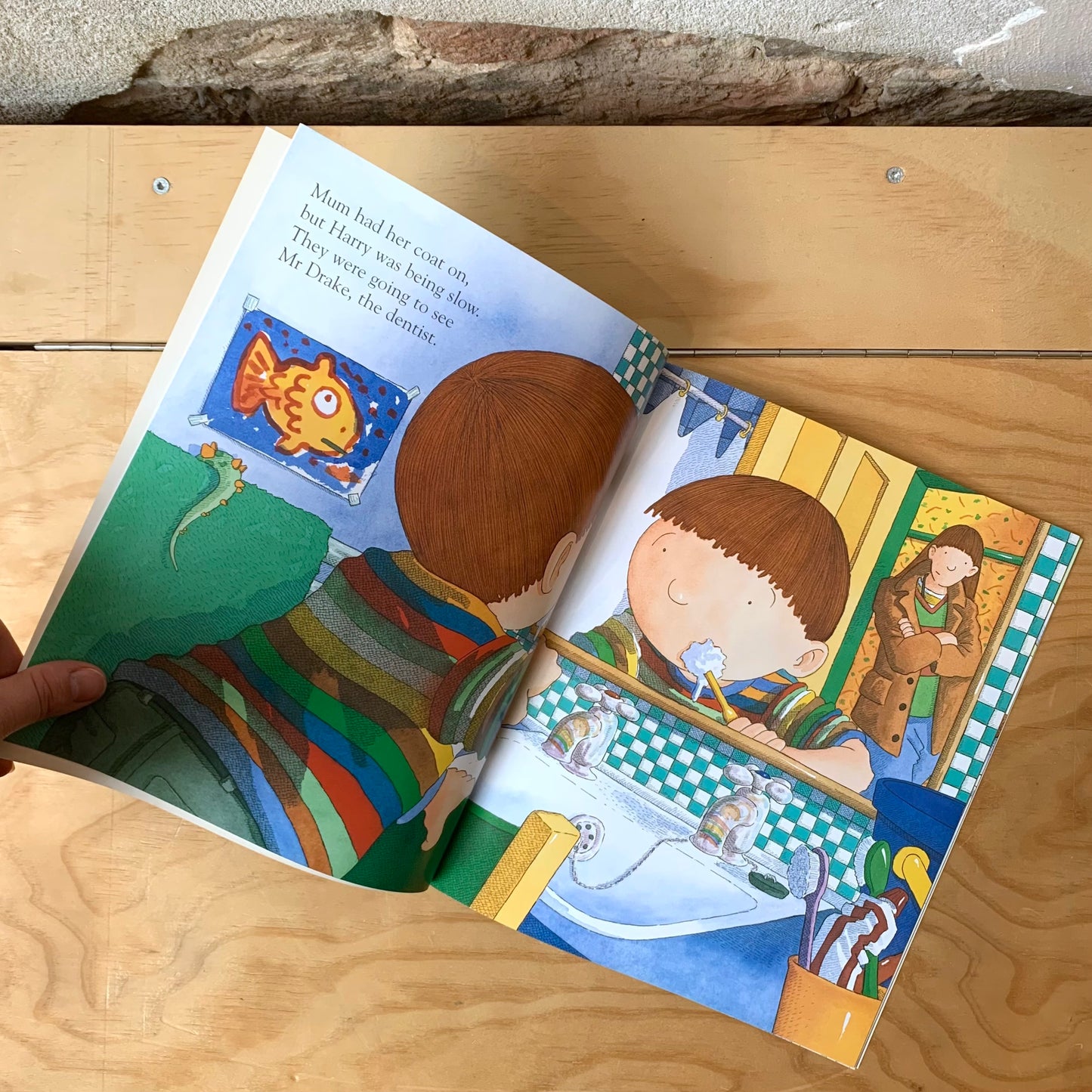 Harry and the Dinosaurs say 'Raahh!' – Ian Whybrow, Adrian Reynolds