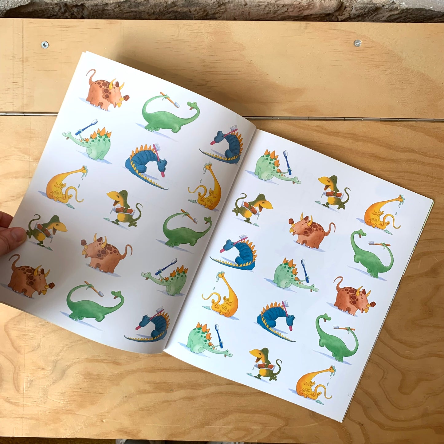 Harry and the Dinosaurs say 'Raahh!' – Ian Whybrow, Adrian Reynolds