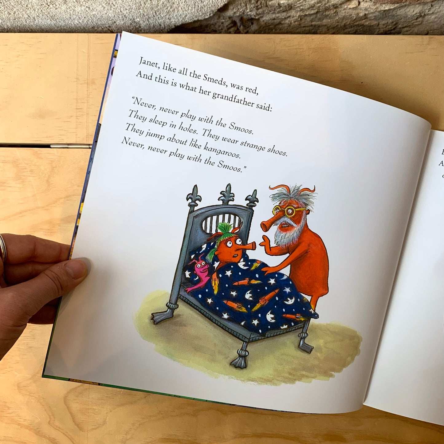 The Smeds and the Smoos - Julia Donaldson, Axel Scheffler