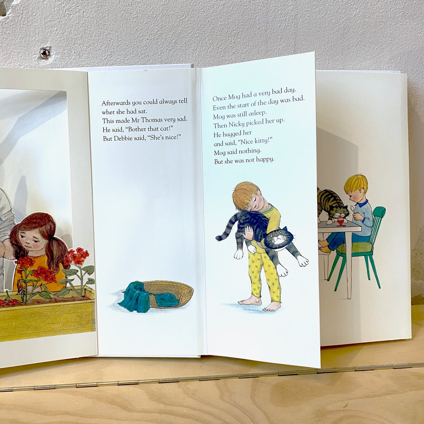 Mog the Forgetful Cat (rare, pop-up book) - Judith Kerr