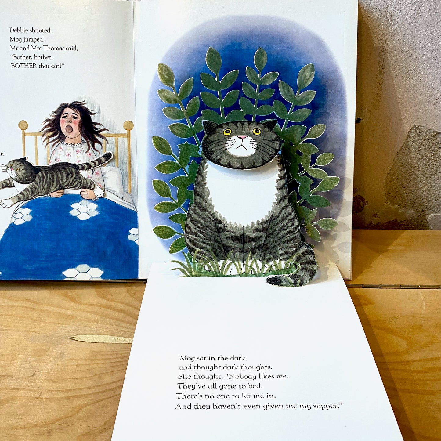 Mog the Forgetful Cat (rare, pop-up book) - Judith Kerr