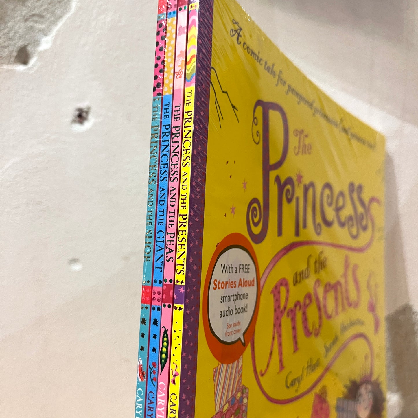 The Princess and the Presents (gift set) - Caryl Hart, Sarah Warburton