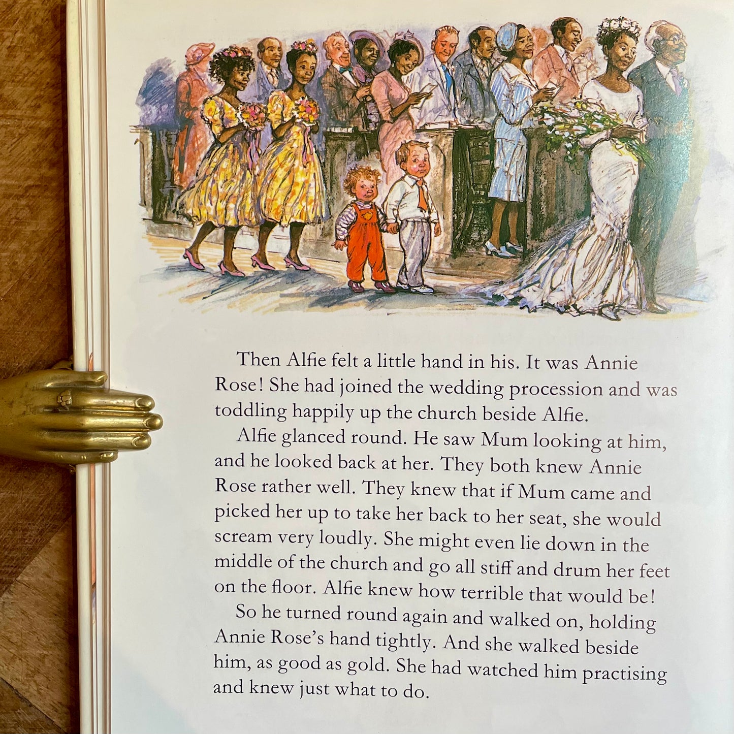 The Big Alfie and Annie Rose Storybook (First Edition)  – Shirley Hughes