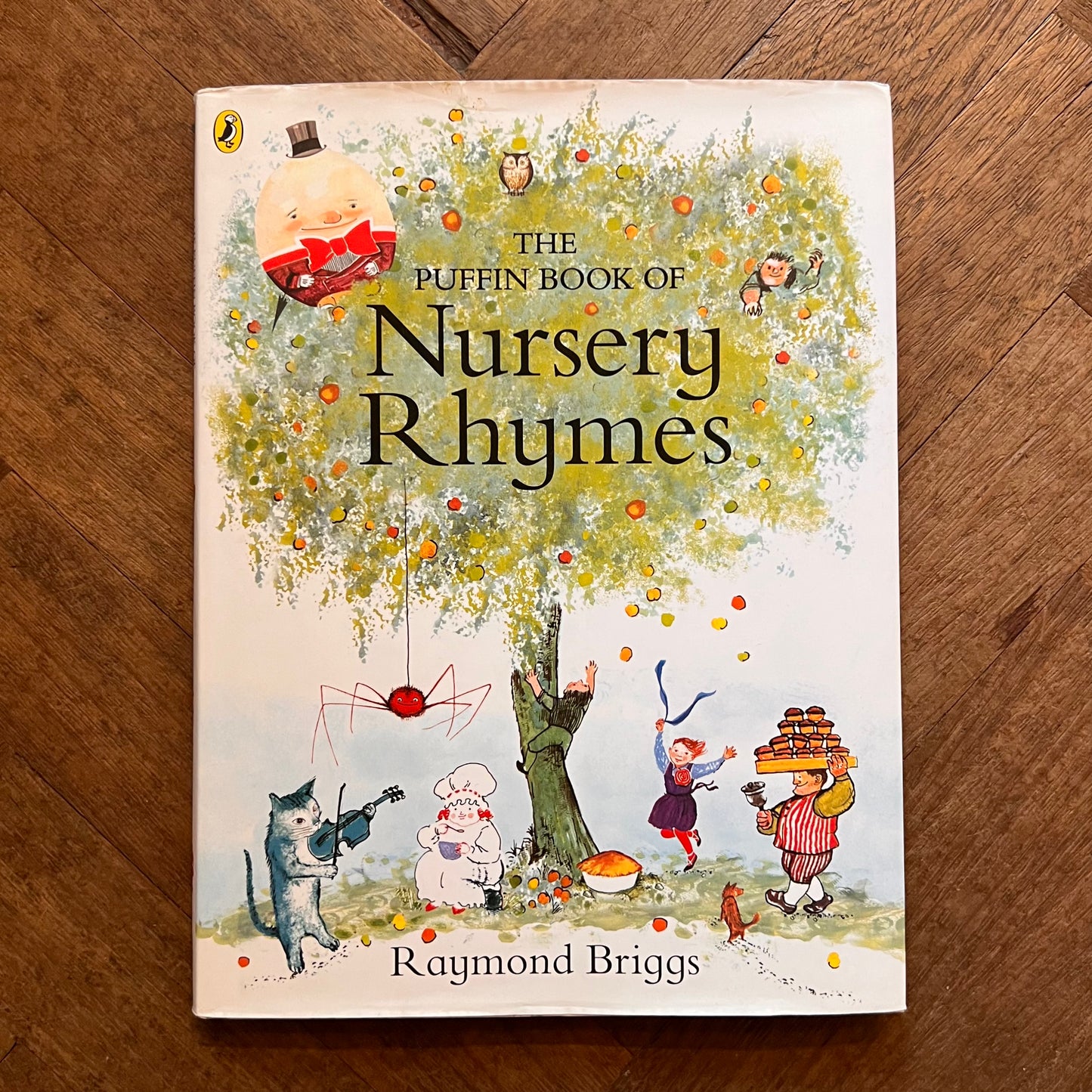 The Puffin Book of Nursery Rhymes – Raymond Briggs