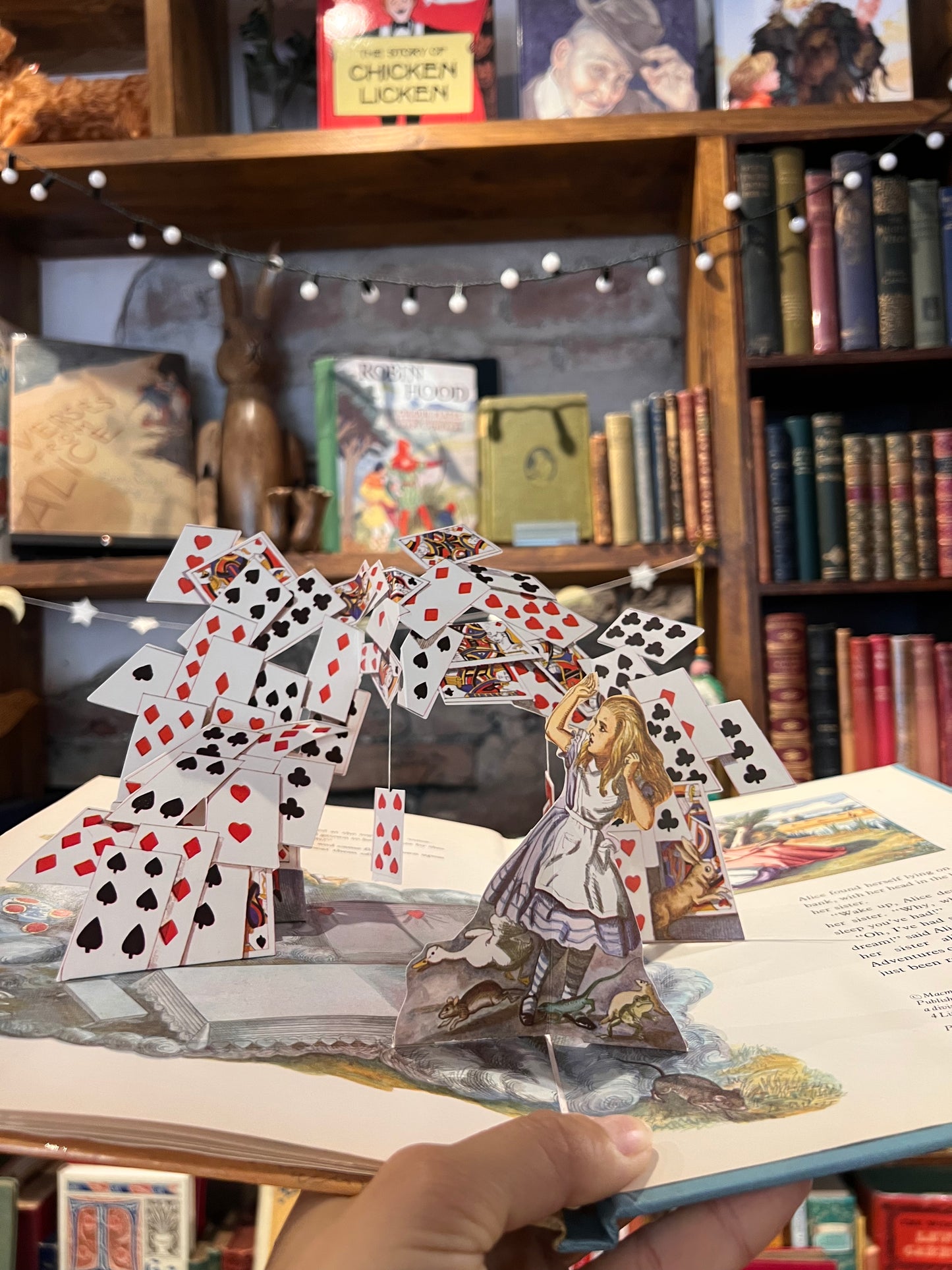 A Macmillan Pop-Up Book: Alice’s Adventures in Wonderland – Lewis Carroll