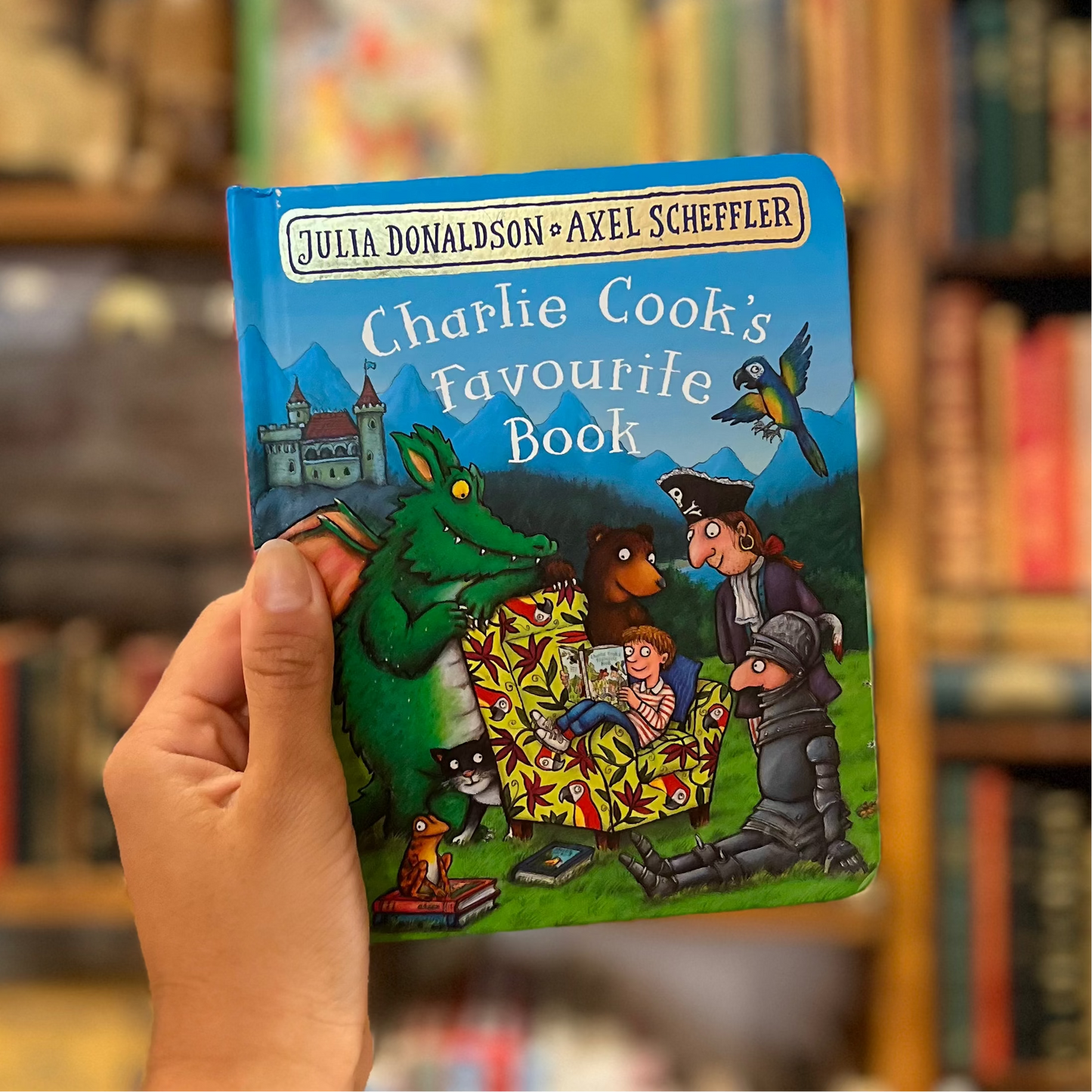 Charlie Cook's Favourite Book – Julia Donaldson, Axel Scheffler