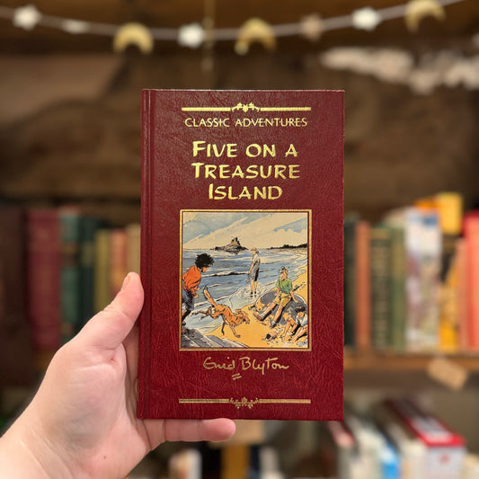Classic Adventures: Five on a Treasure Island – Enid Blyton