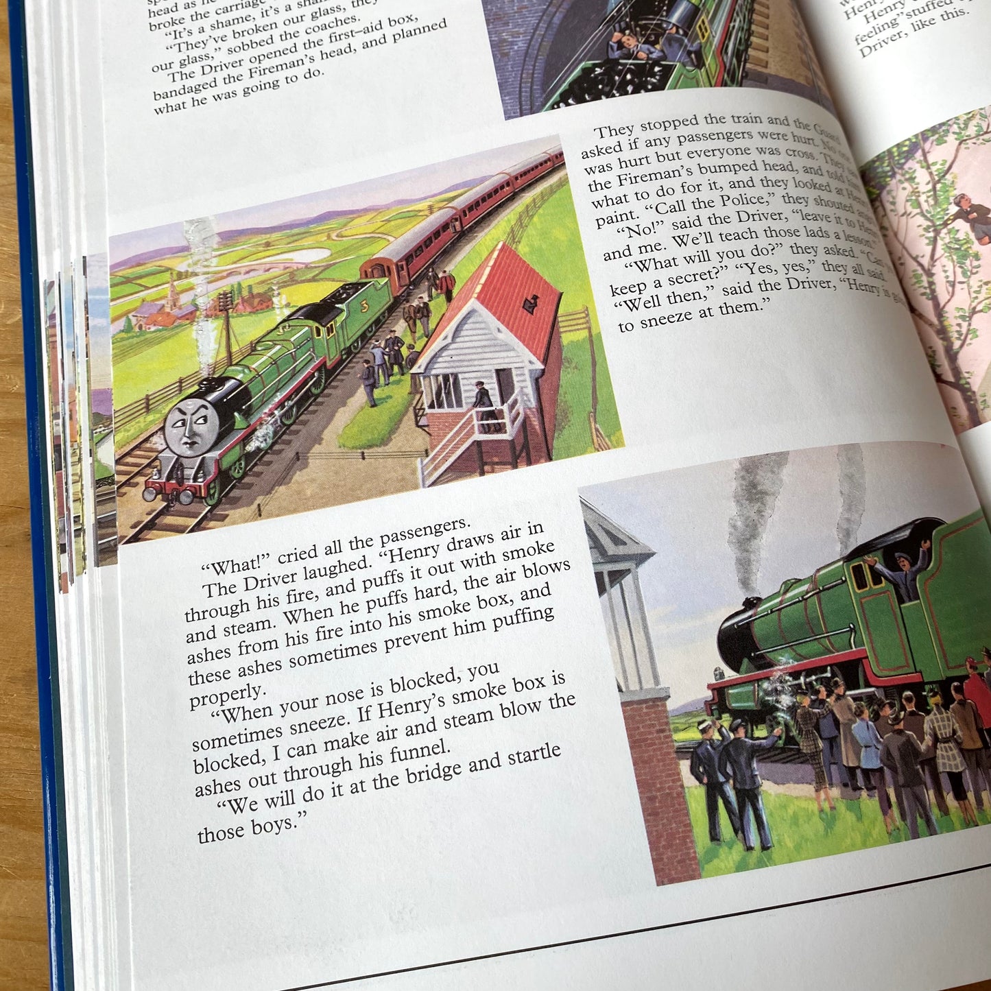 Thomas the Tank Engine Stories: 20 Classic Stories in One Volume / Rev W Awdry, John T Kenney