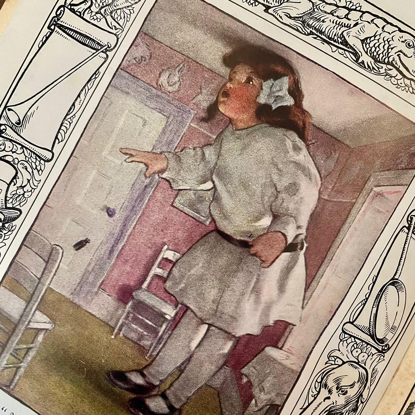 Alice's Adventures in Wonderland – Lewis Carroll, Bessie Pease