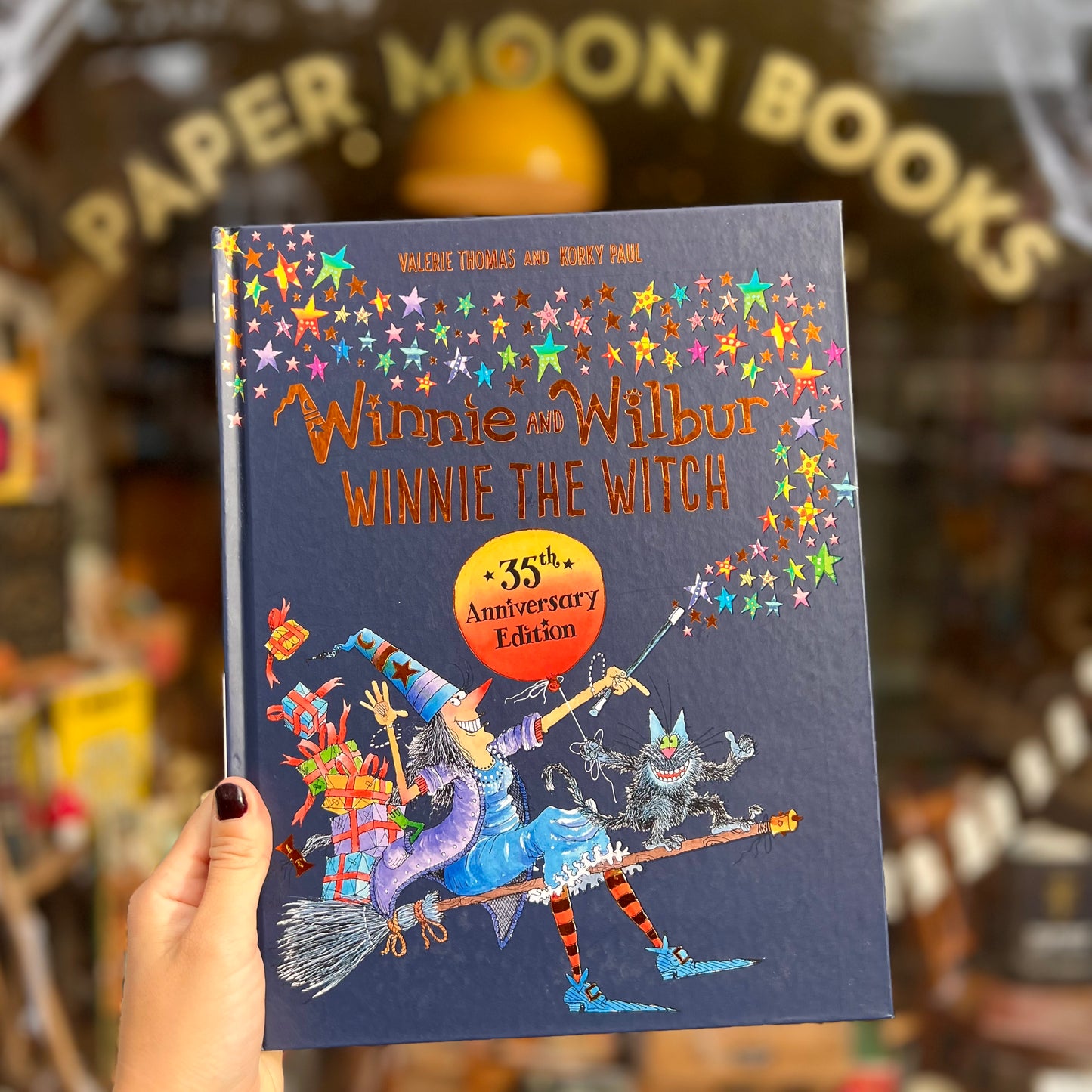 Winnie and Wilbur: Winnie the Witch (35th Anniversary Edition) – Valerie Thomas and Korky Paul