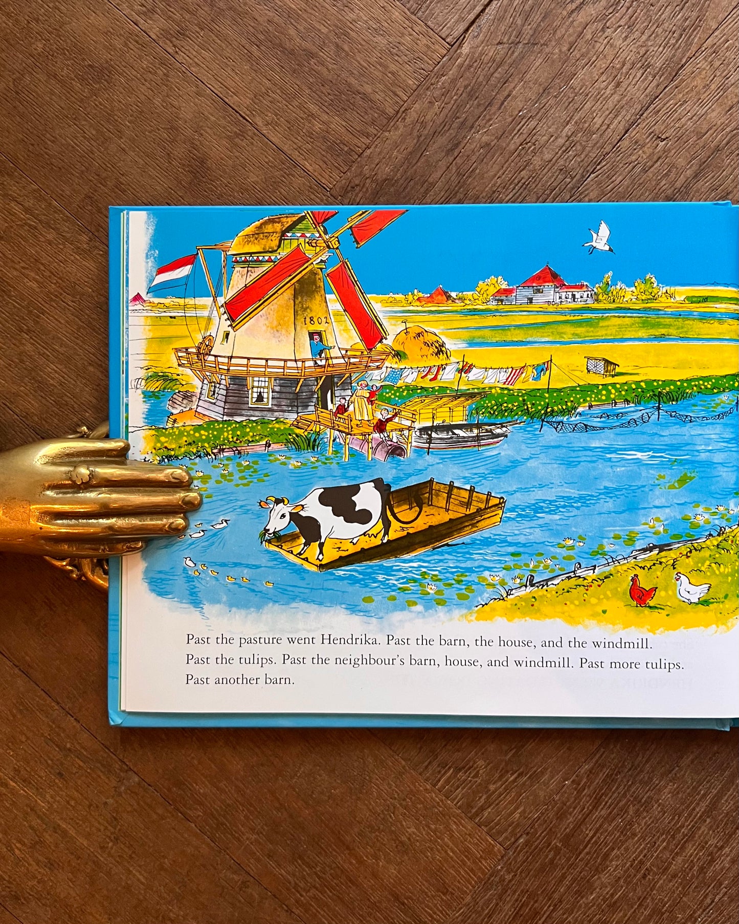The Cow Who Fell in the Canal – Phyllis Krasilovsky, Peter Spier