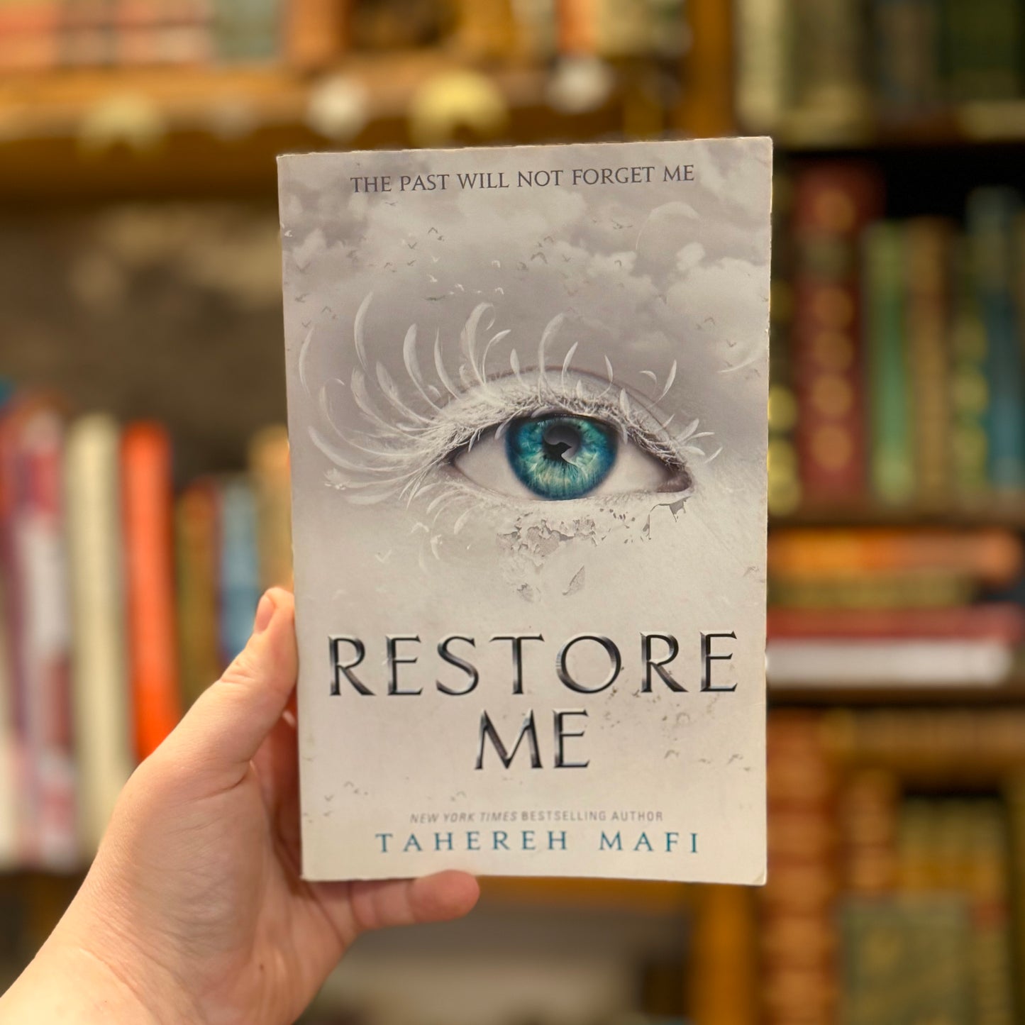 Restore Me – Tahereh Mafi