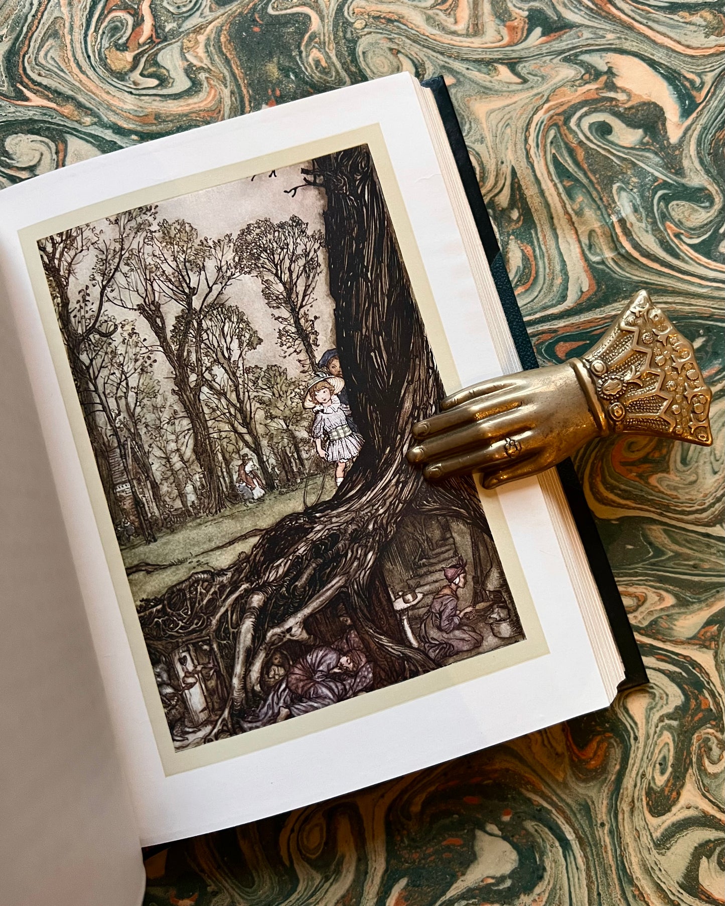 Peter Pan in Kensington Gardens (1911) – J. M. Barrie, Arthur Rackham