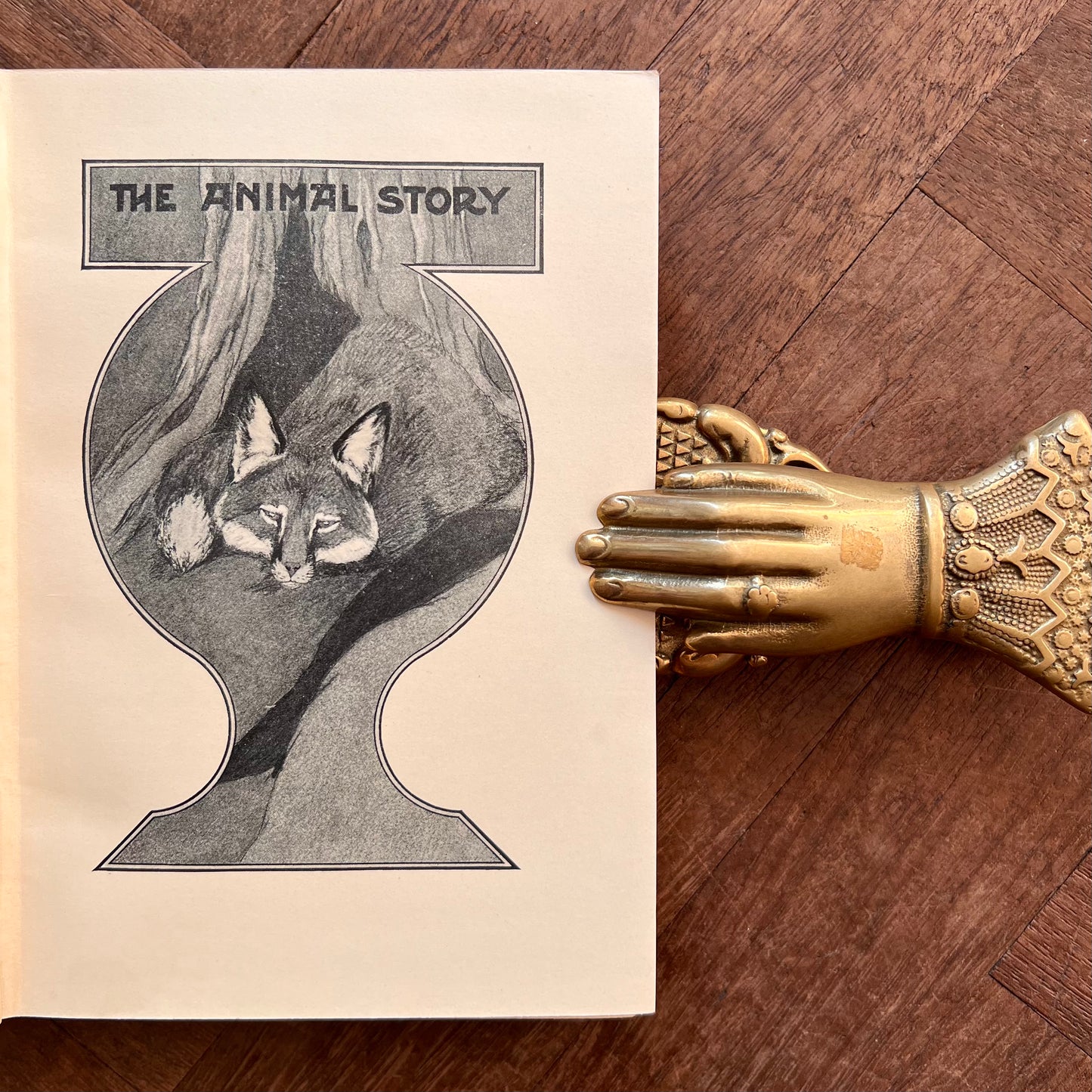 The Kindred of the Wild: A Book of Animal Life – Charles G. D. Roberts, Charles Livingston Bull