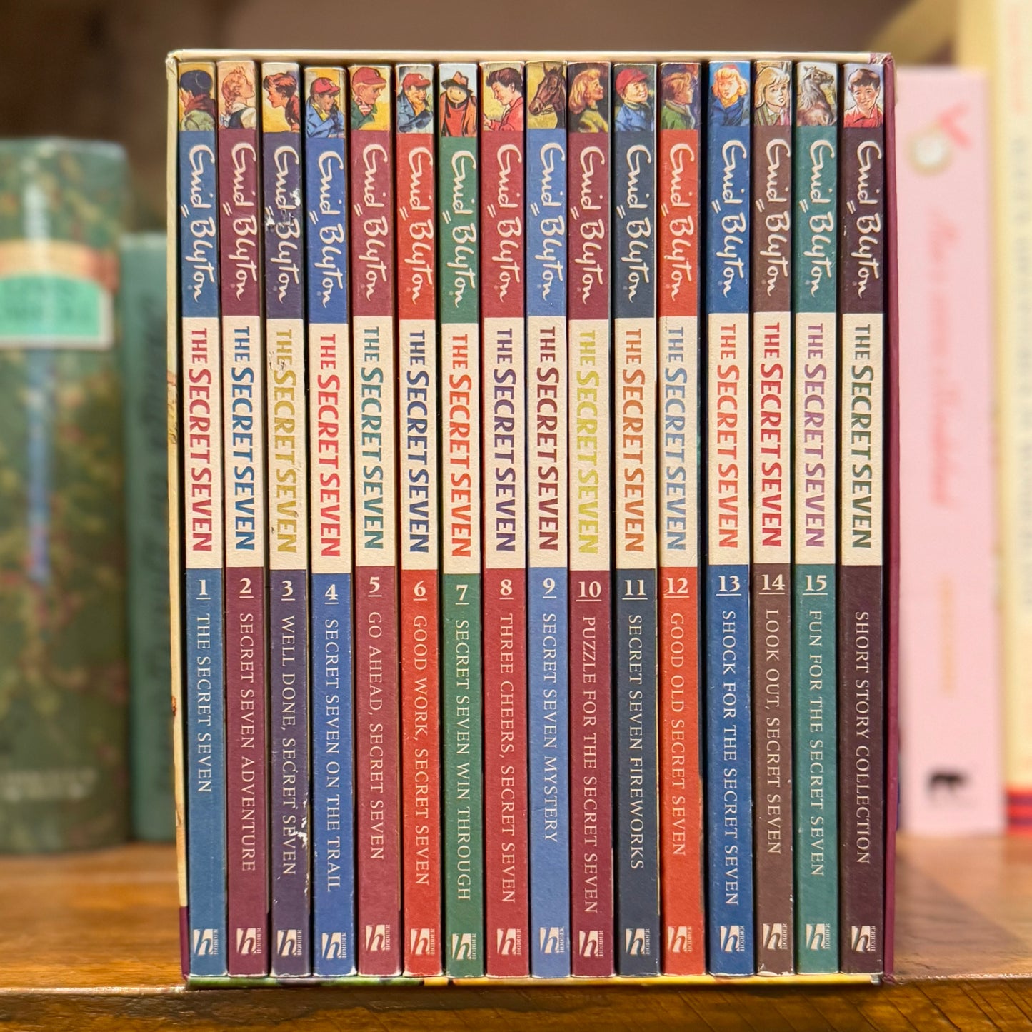 The Secret Seven: The Complete Collection (Set of 16 Books) – Enid Blyton