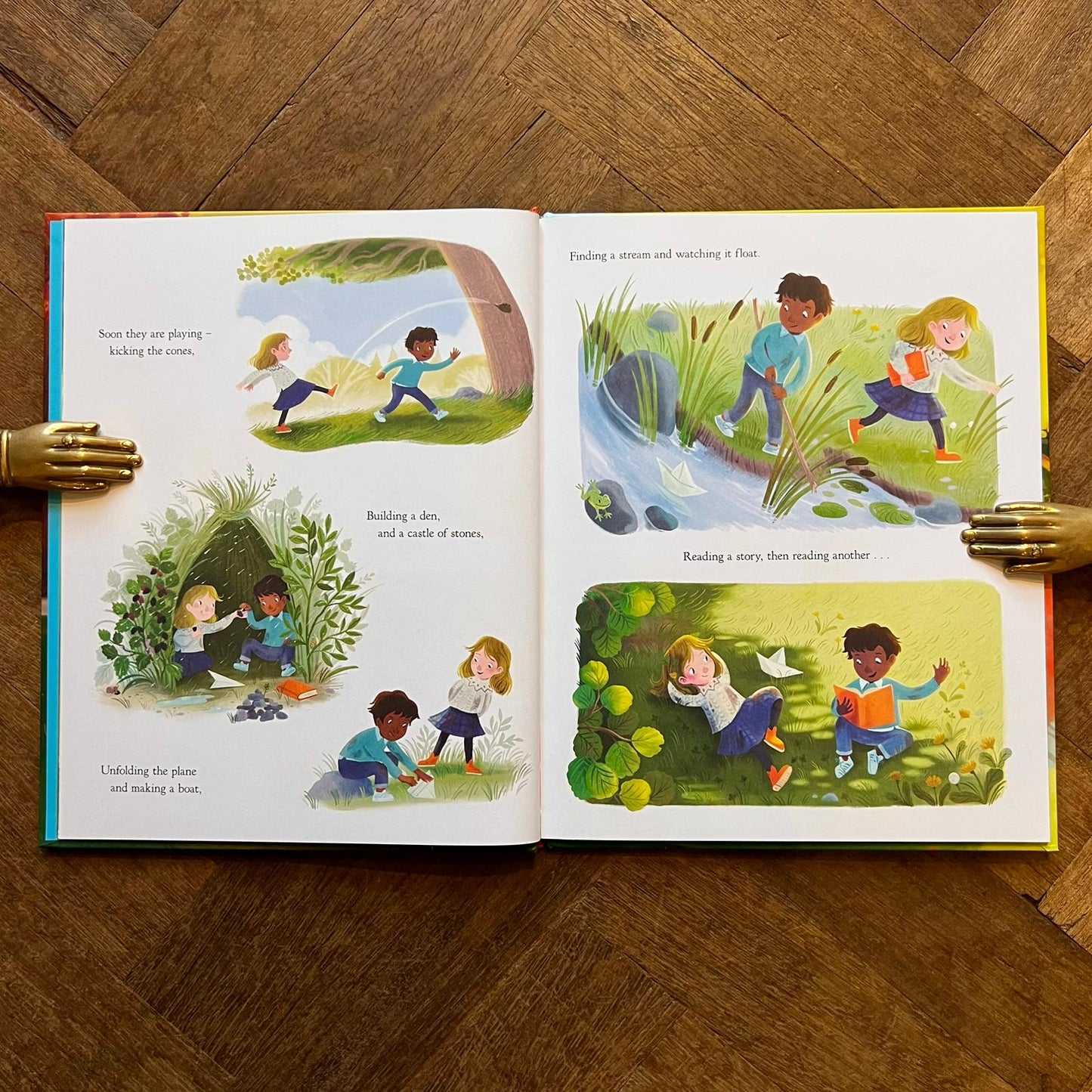 Paper Chase (Double Signed First Edition) – Julia Donaldson, Victoria Sandøy