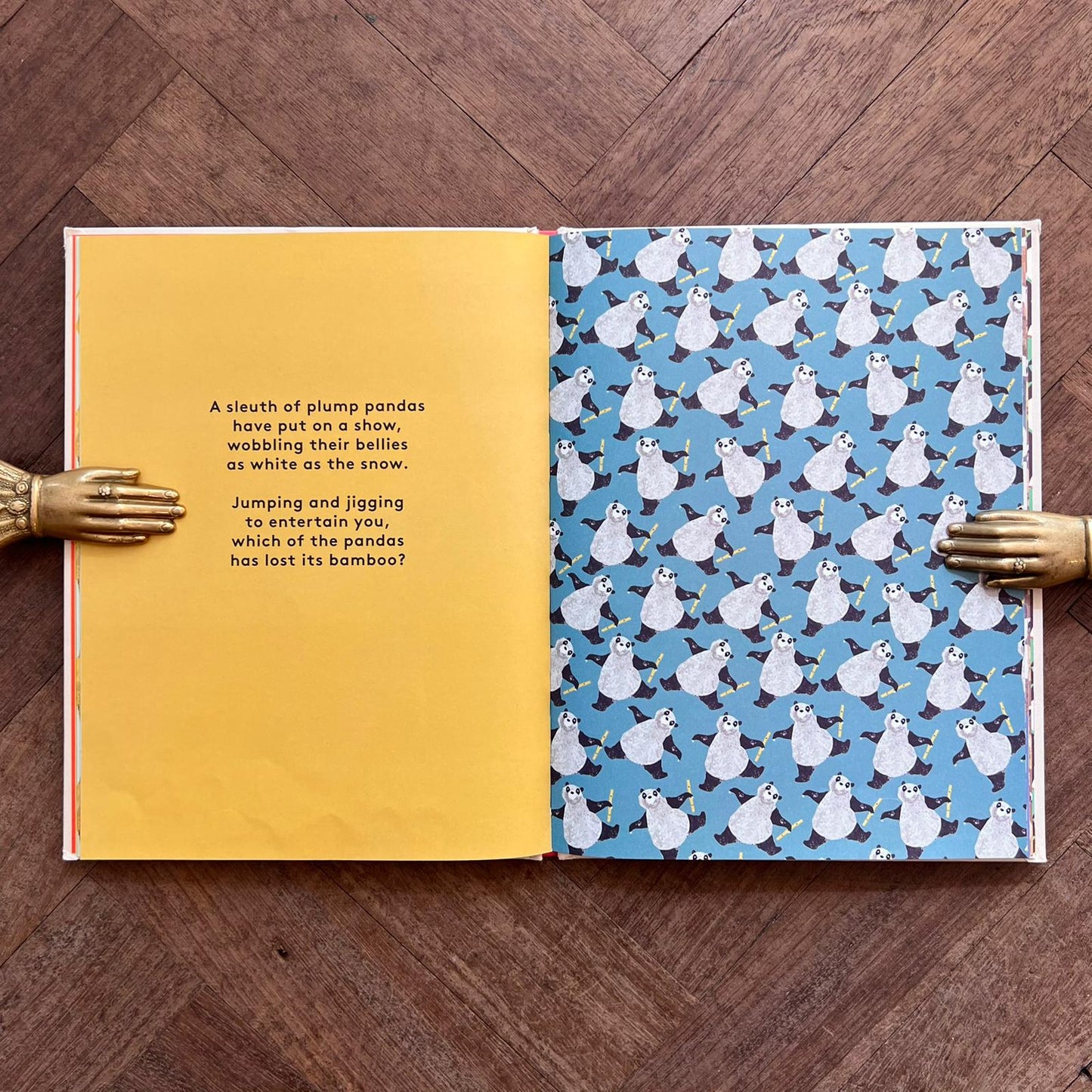 The Odd One Out: A Spotting Book – Britta Teckenrup