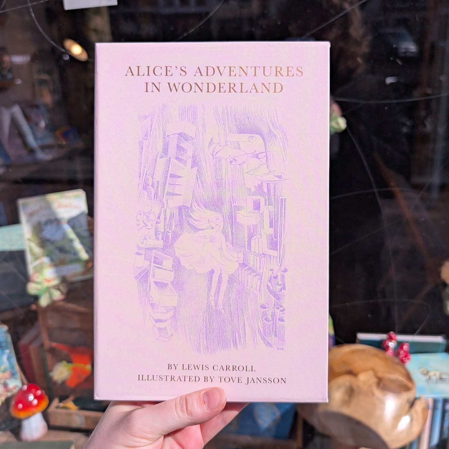 Alice's Adventures in Wonderland – Lewis Carroll, Tove Jansson