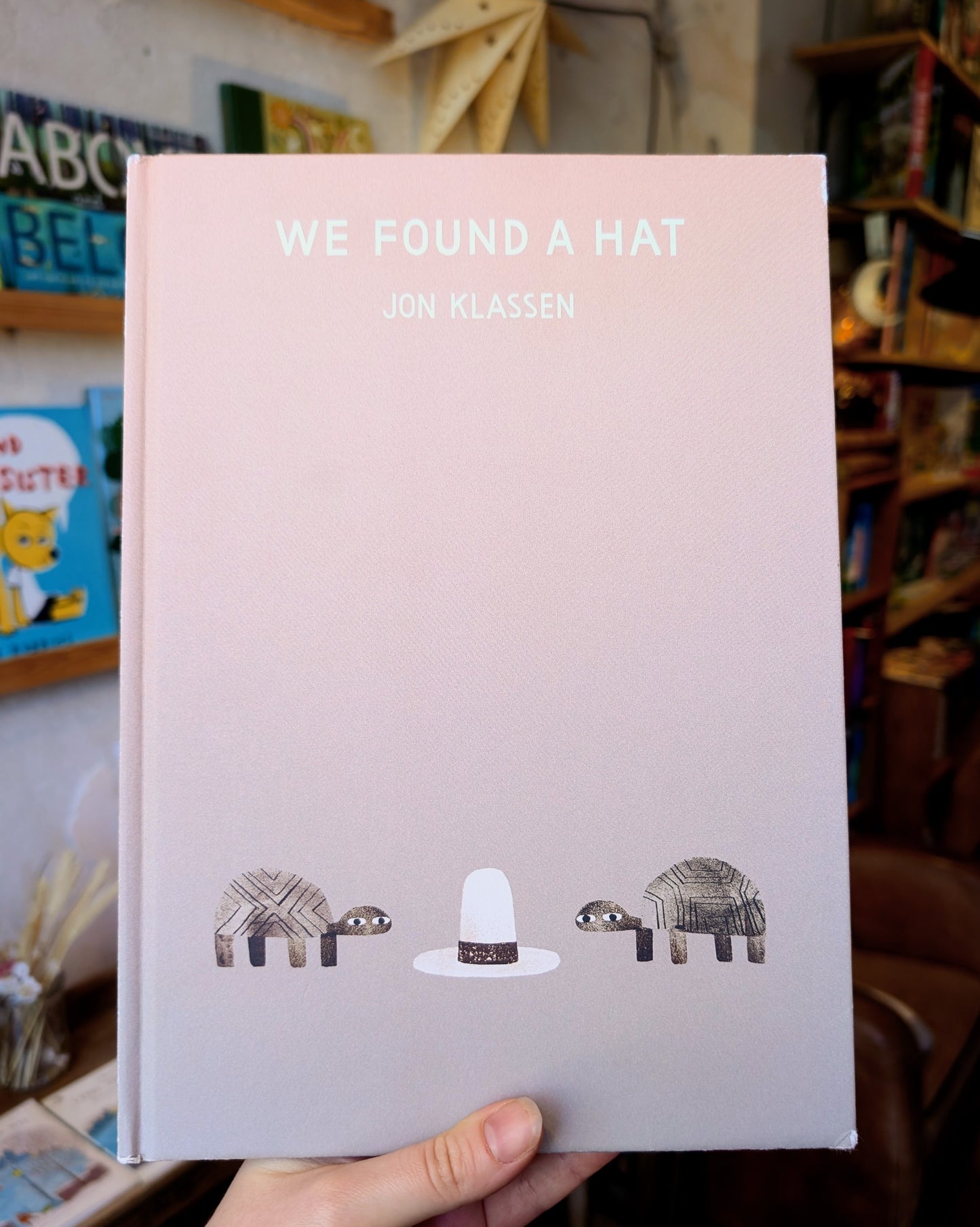 We Found A Hat (2016 First Edition) - Jon Klassen