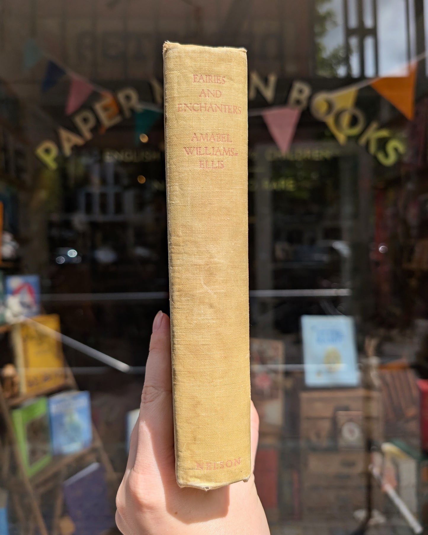 Fairies and Enchanters: A New Book of Old English Stories (1945) – Anabel Williams-Ellis, Wilma Hickson