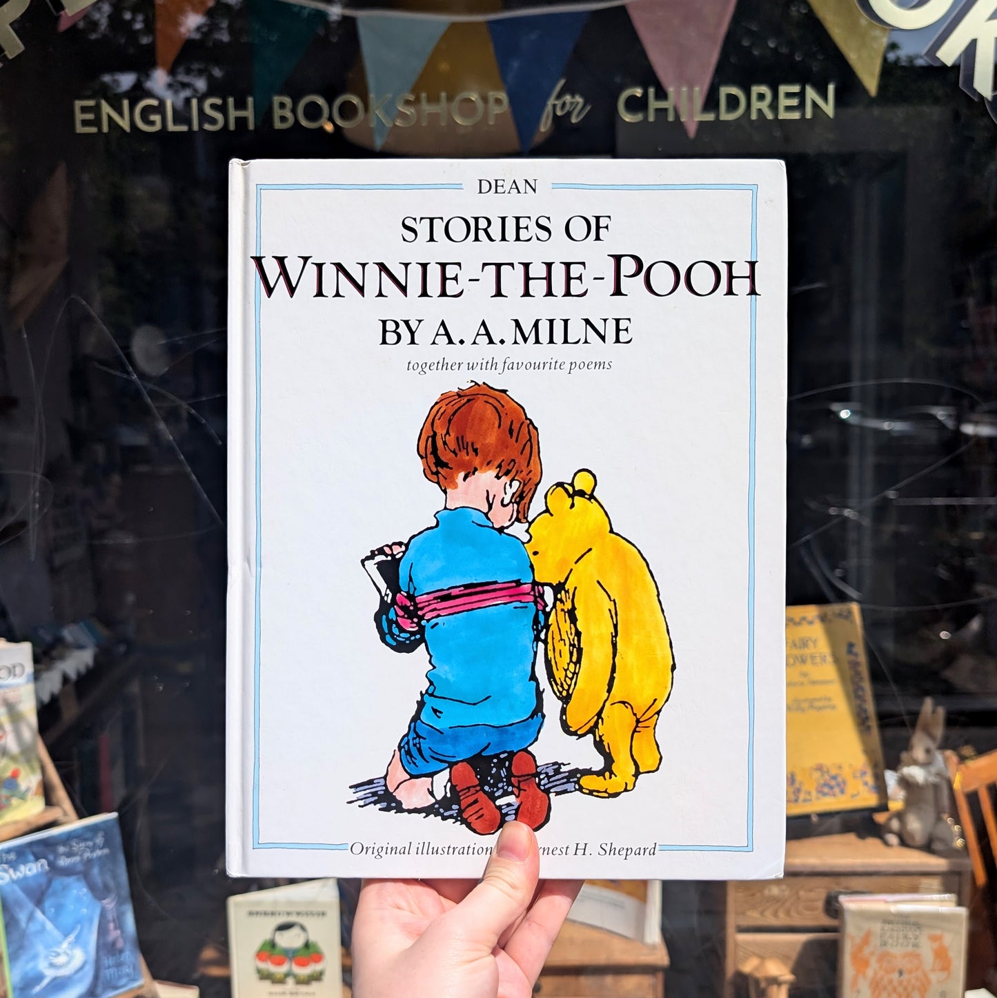 Stories of Winnie-The-Pooh – A.A. Milne